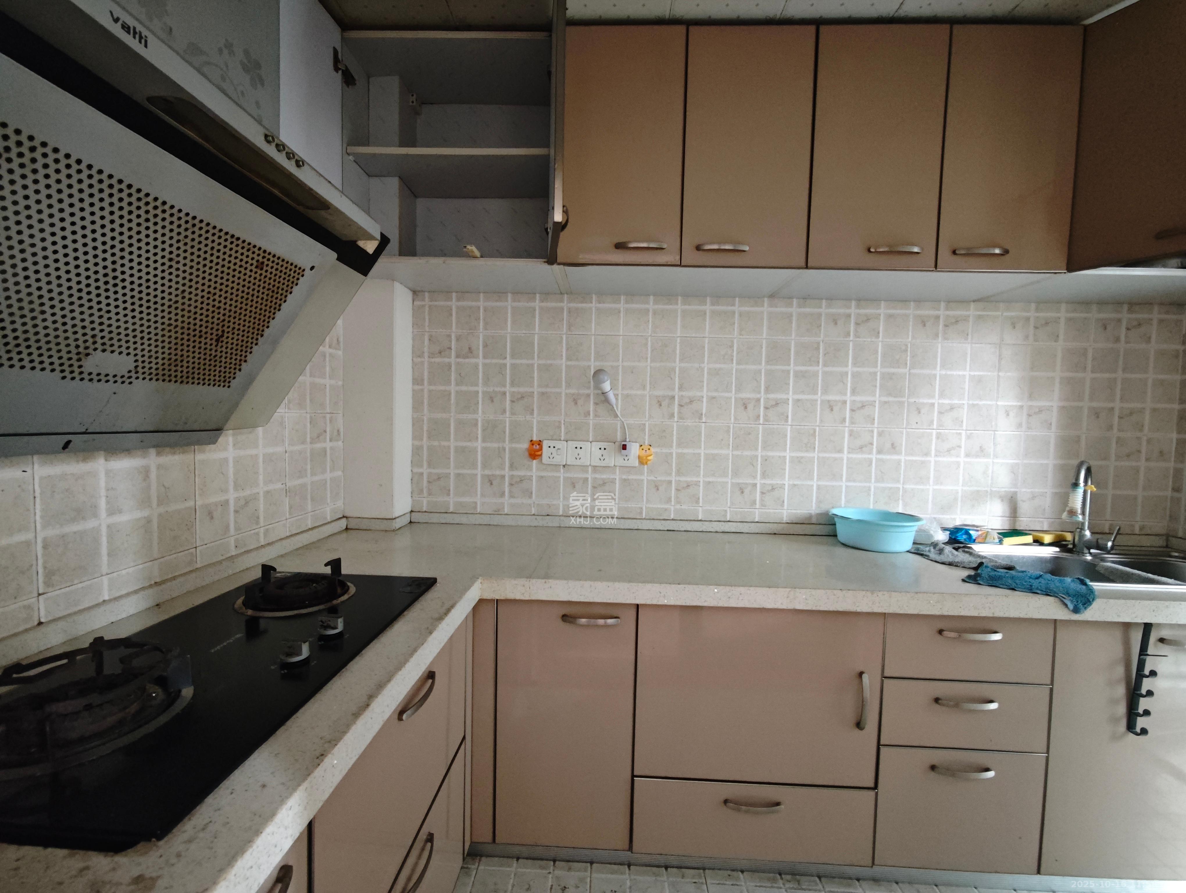 华润凤凰城三期 3室2厅2卫 2000.0元/月 华润凤凰城三期 3室2厅2卫 2000.0元/月室内图