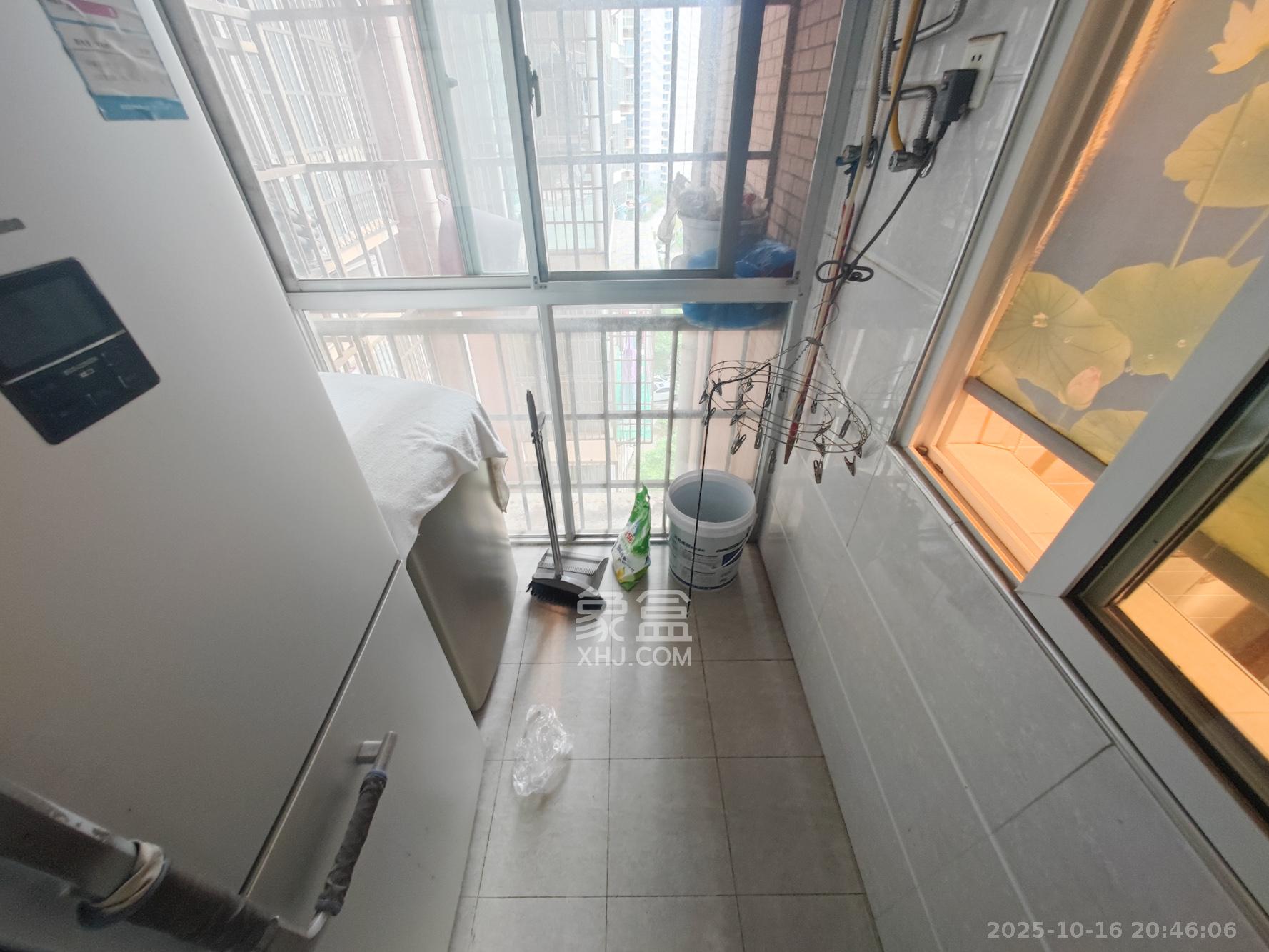 弘欣公寓  2室1厅1卫    42.0万 弘欣公寓  2室1厅1卫    42.0万阳台