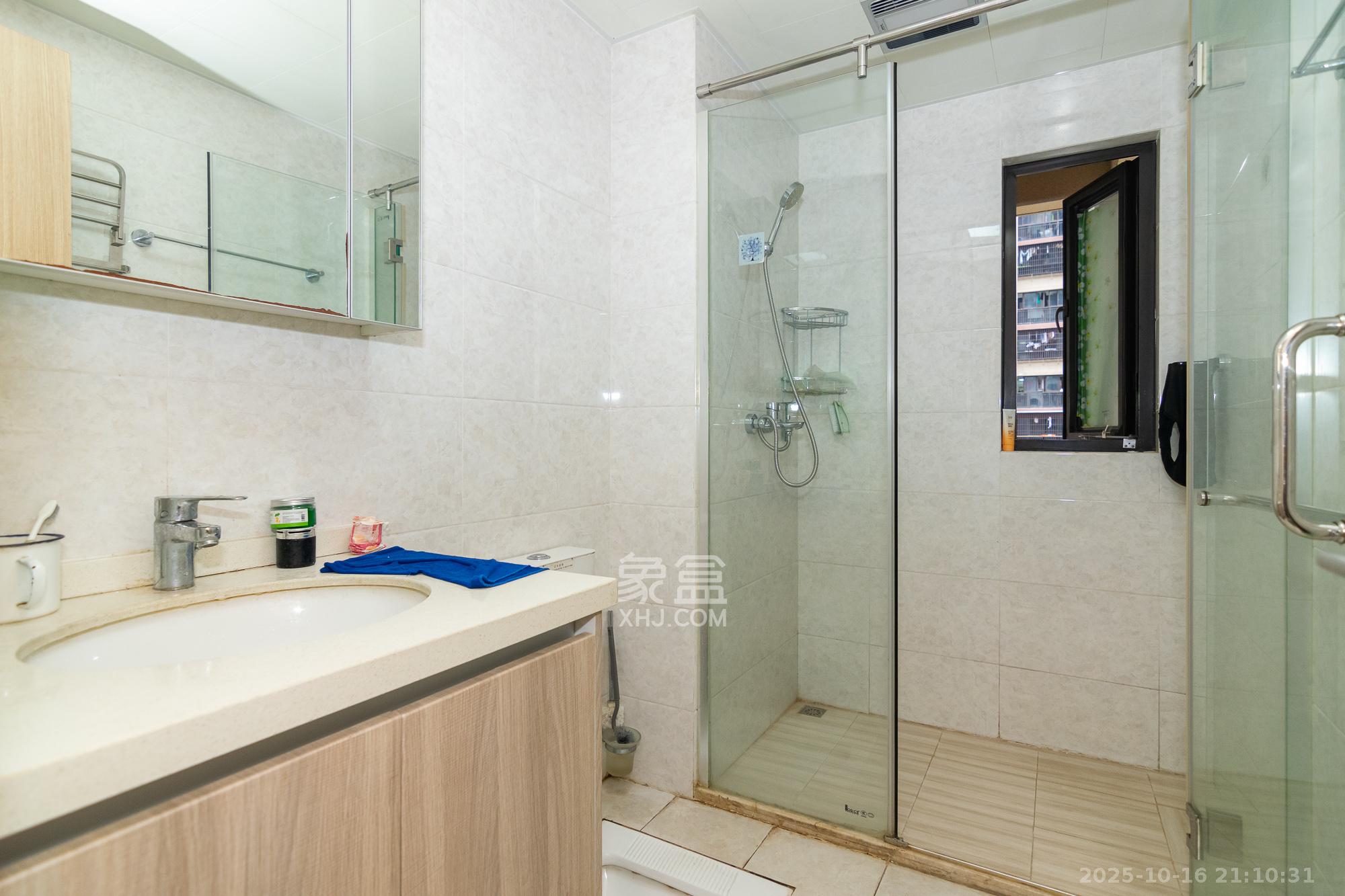 新城国际花都 3室2厅2卫 75.0万 新城国际花都 3室2厅2卫 75.0万卫生间