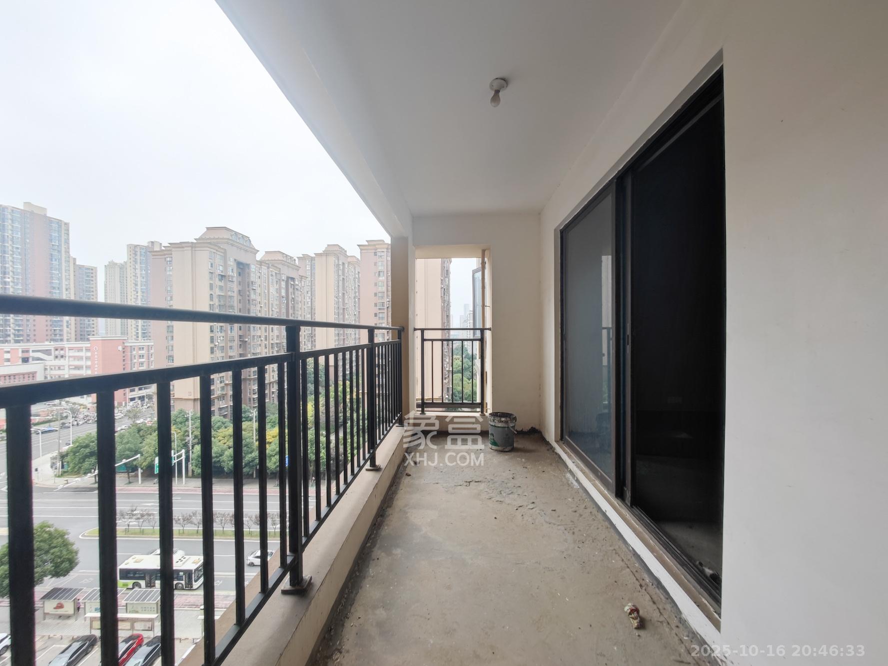 合能枫丹丽舍（柏悦名苑)  3室2厅1卫    102.0万阳台