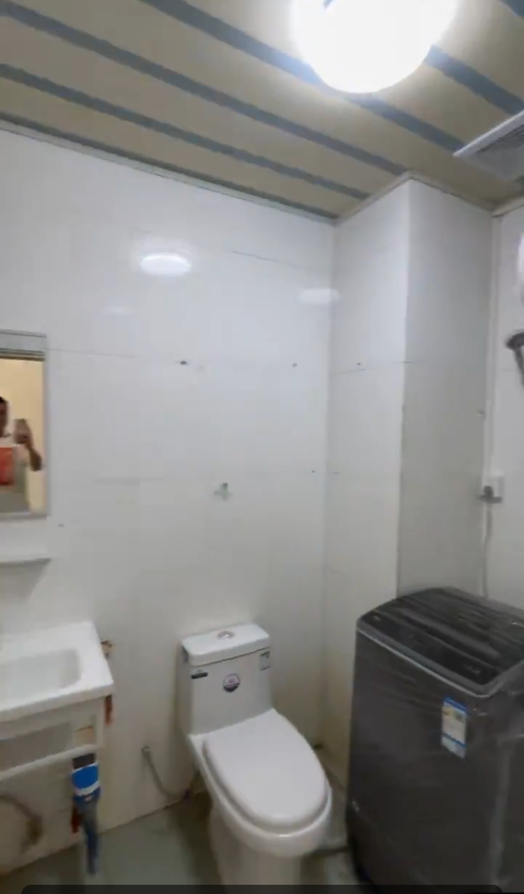 嘉茂大厦  1室0厅1卫    1300.0元/月 嘉茂大厦  1室0厅1卫    1300.0元/月室内图