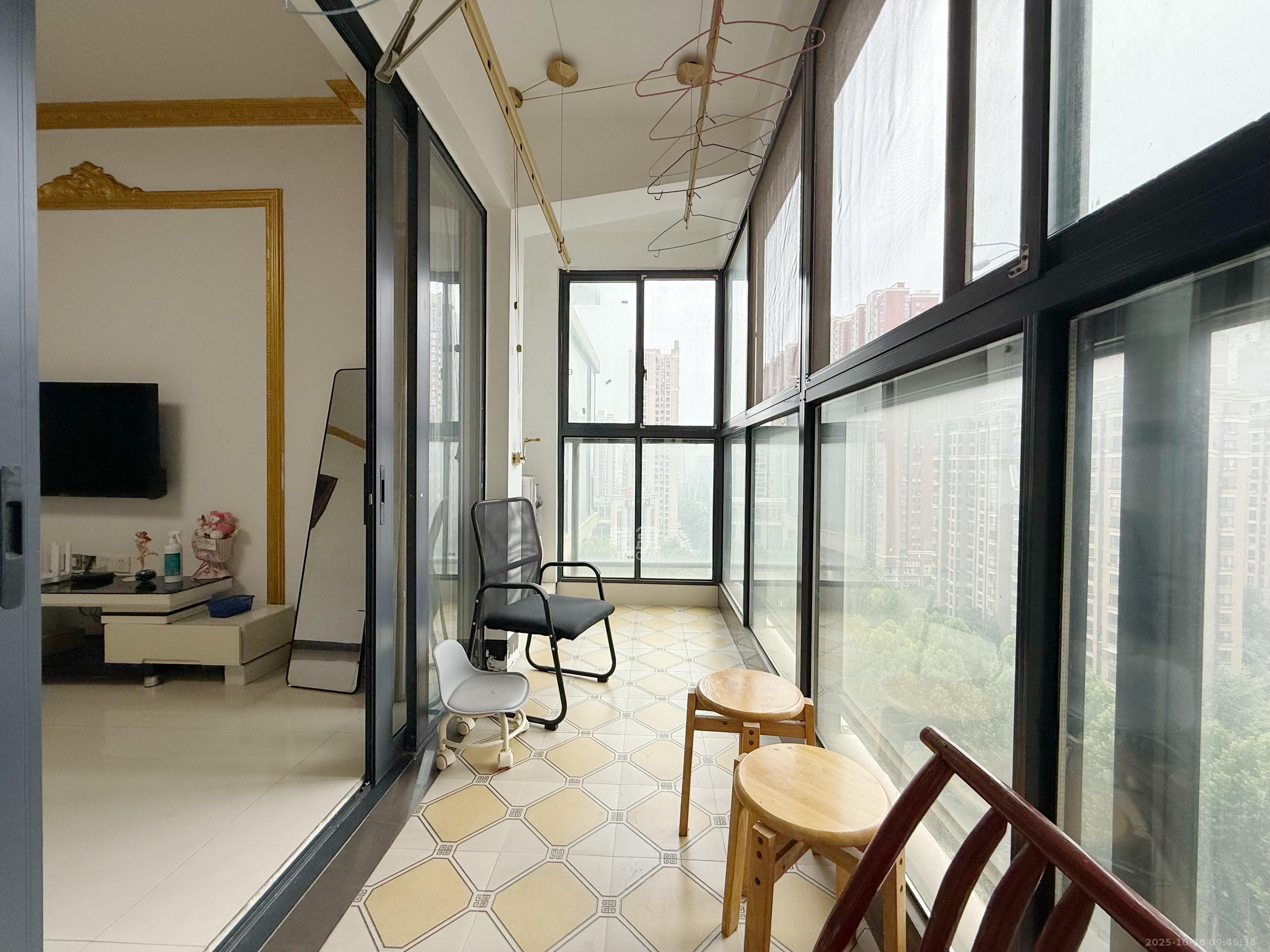 蓝山郡  3室2厅1卫    1800.0元/月室内图