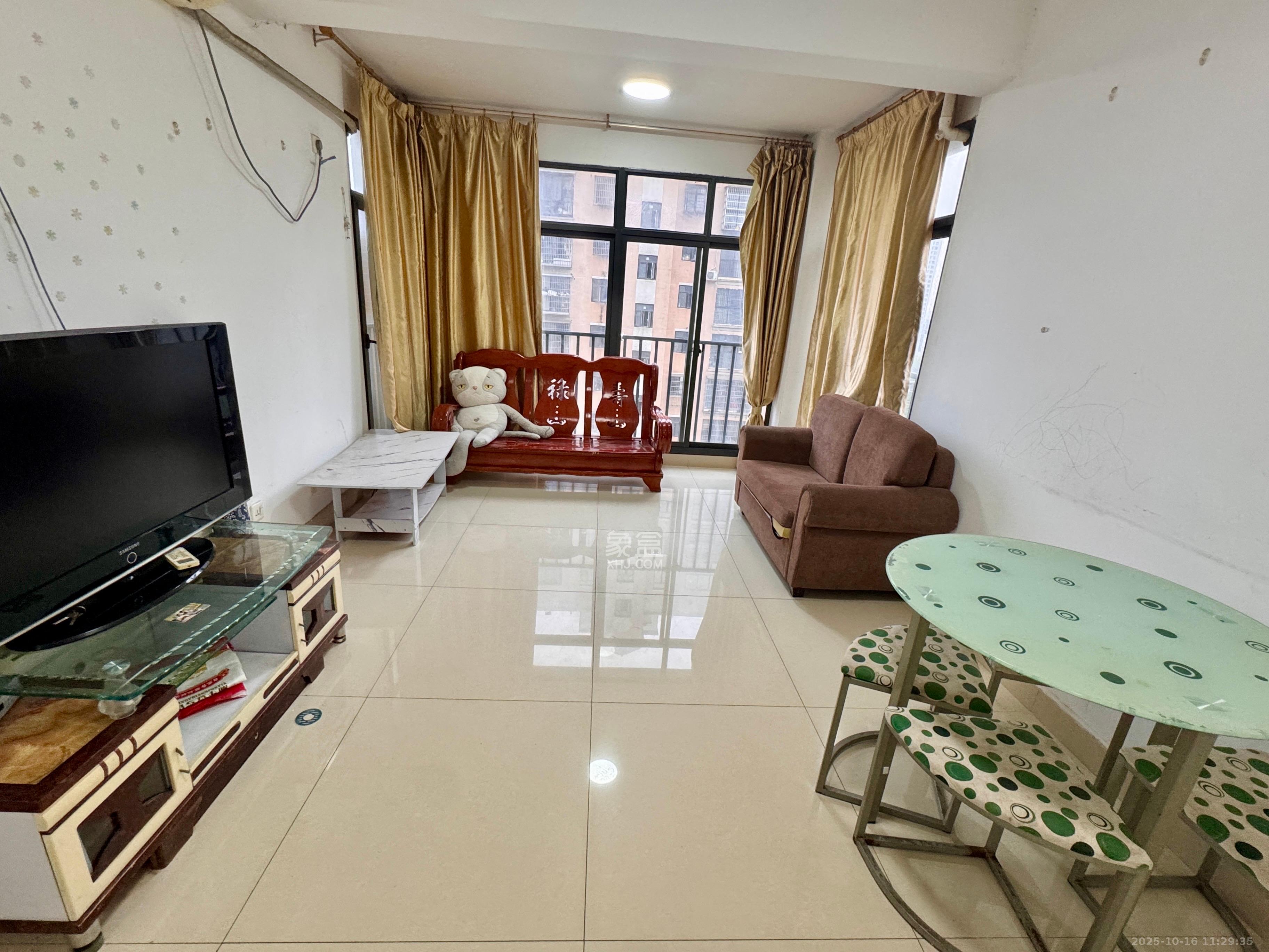 鹏基诺亚山林 2室2厅2卫 1600.0元/月 鹏基诺亚山林 2室2厅2卫 1600.0元/月室内图