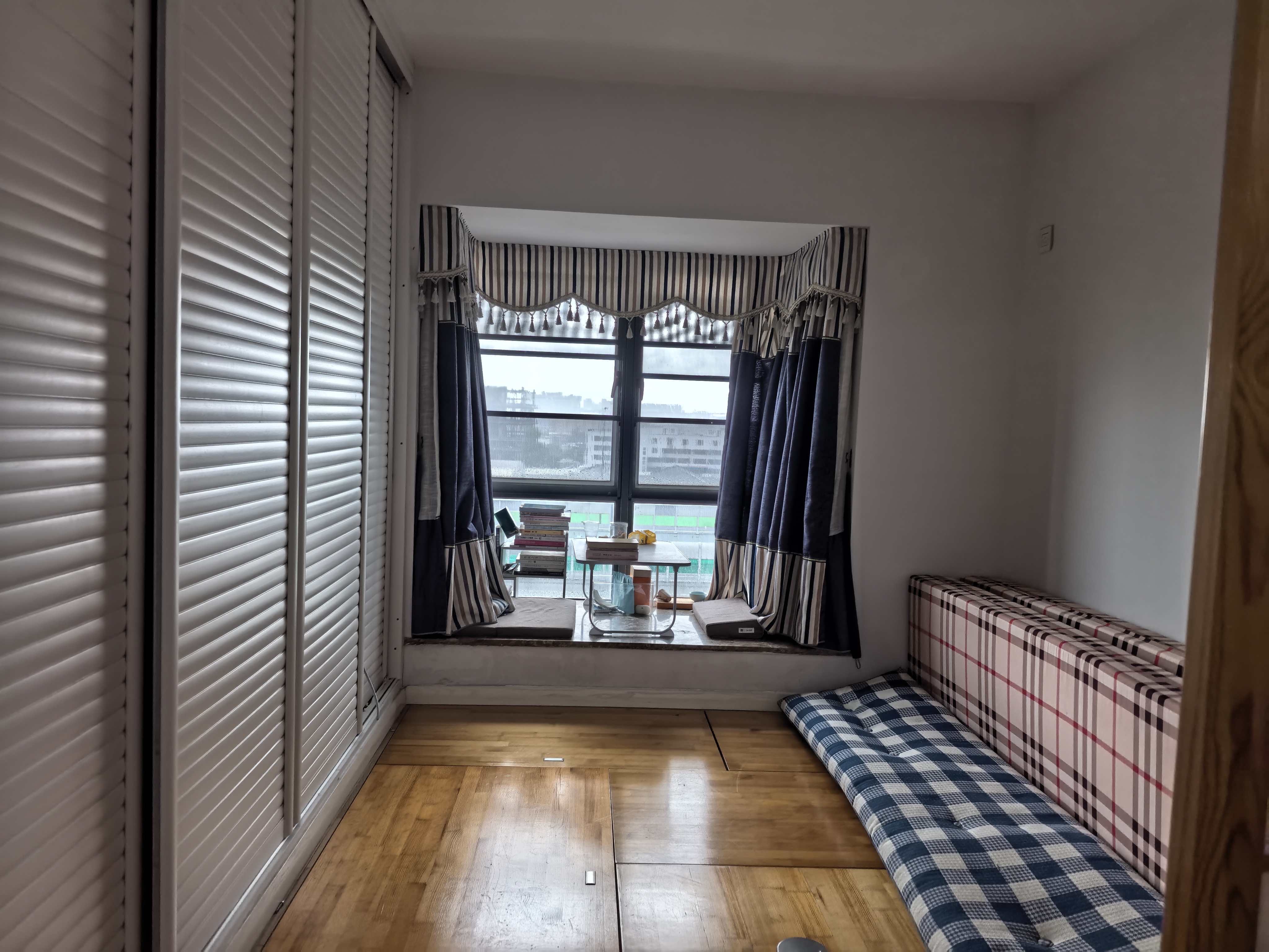 海岸豪庭  3室2厅2卫    207.0万 海岸豪庭  3室2厅2卫    207.0万客厅