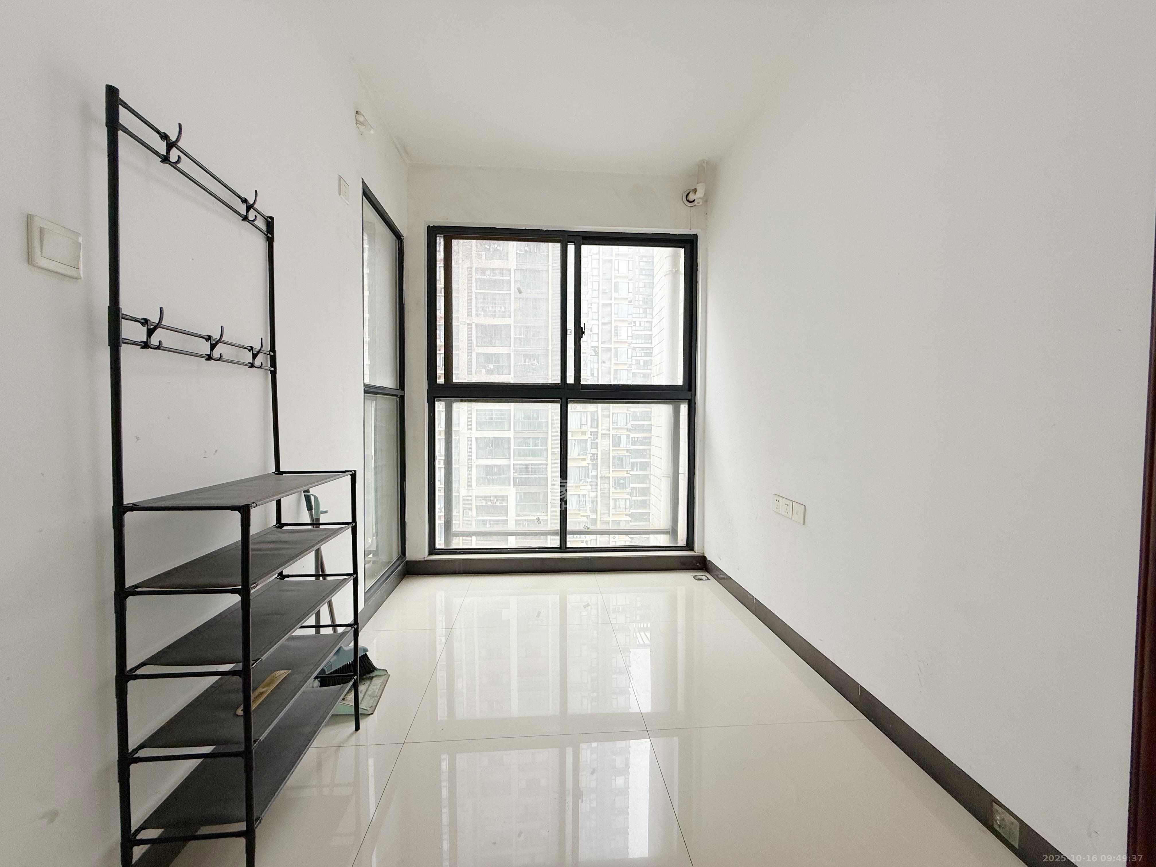 蓝山郡  3室2厅1卫    1800.0元/月 蓝山郡  3室2厅1卫    1800.0元/月室内图