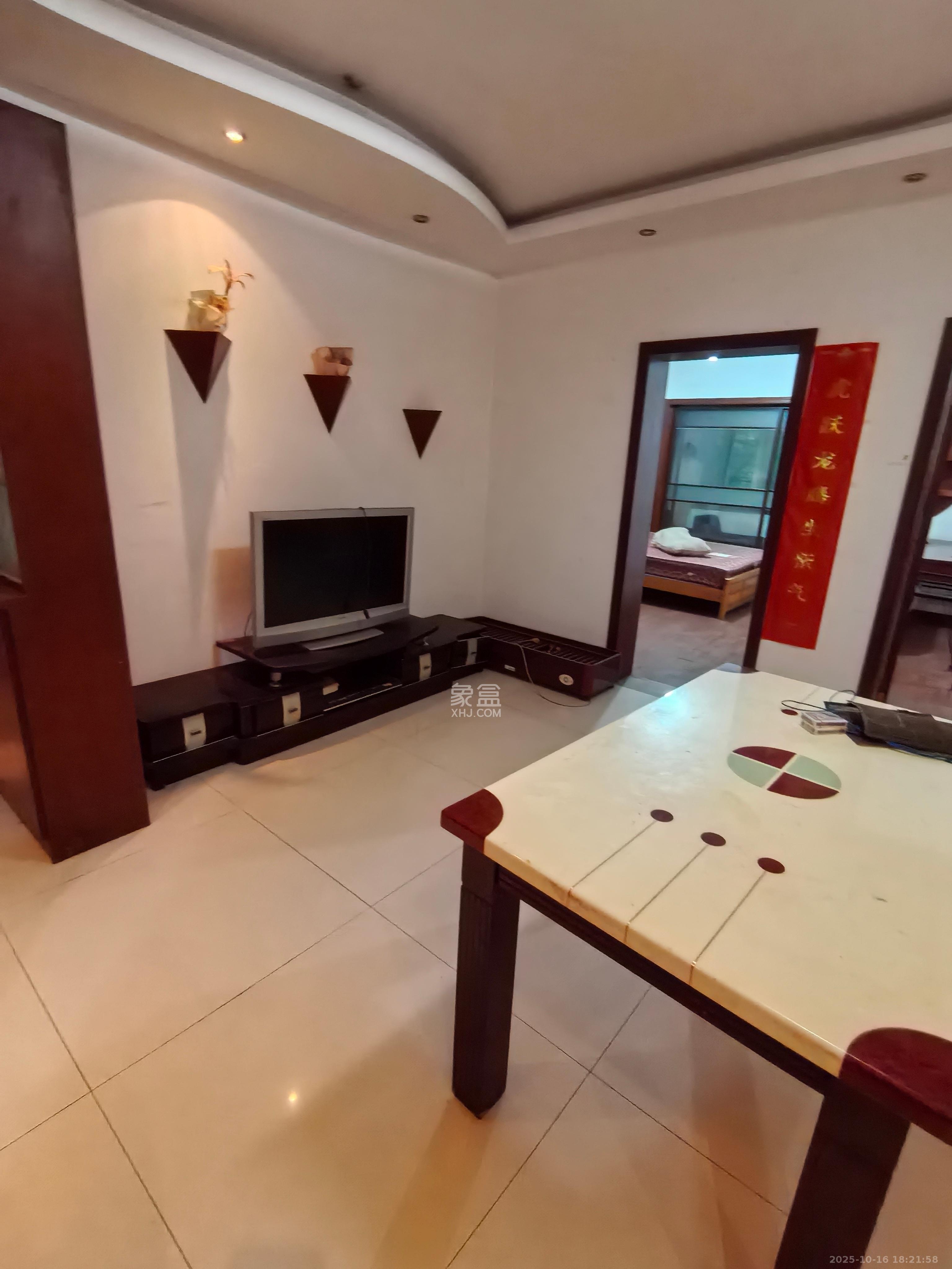 中南汽车世界 3室2厅1卫 1300.0元/月 中南汽车世界 3室2厅1卫 1300.0元/月室内图