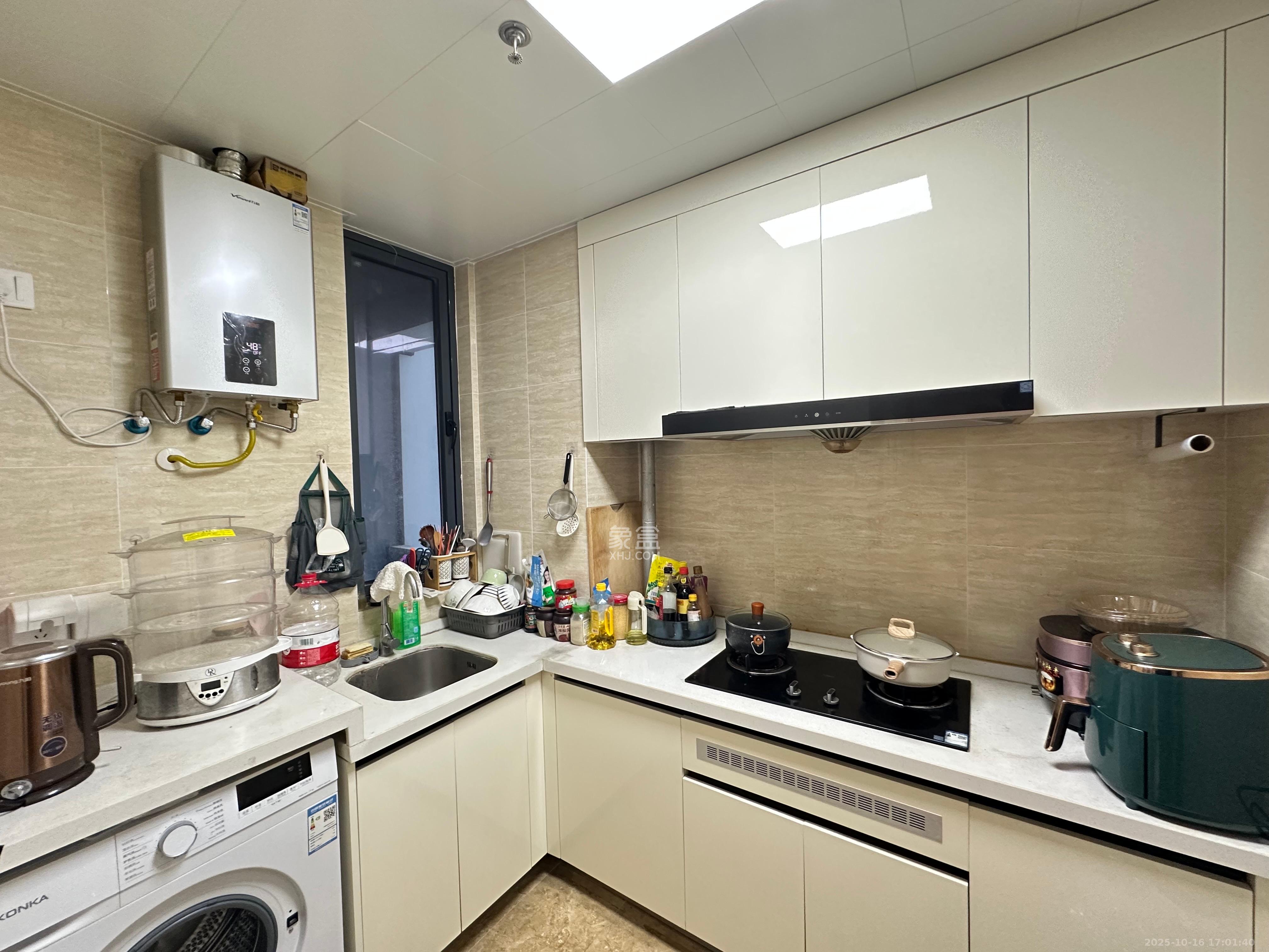 万润时光里  2室1厅1卫    3000.0元/月室内图