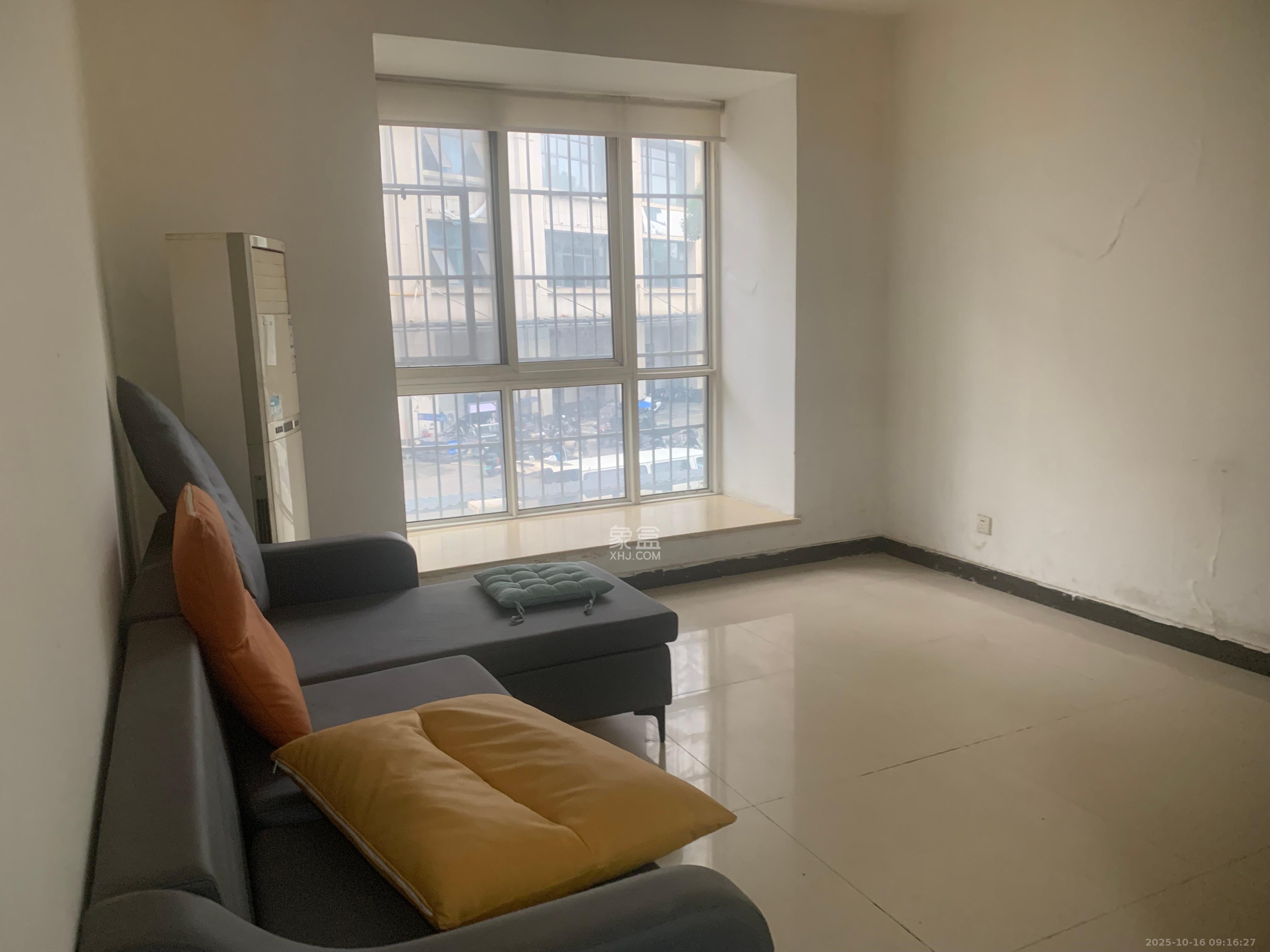 山水湾 2室2厅1卫 1500.0元/月 山水湾 2室2厅1卫 1500.0元/月室内图