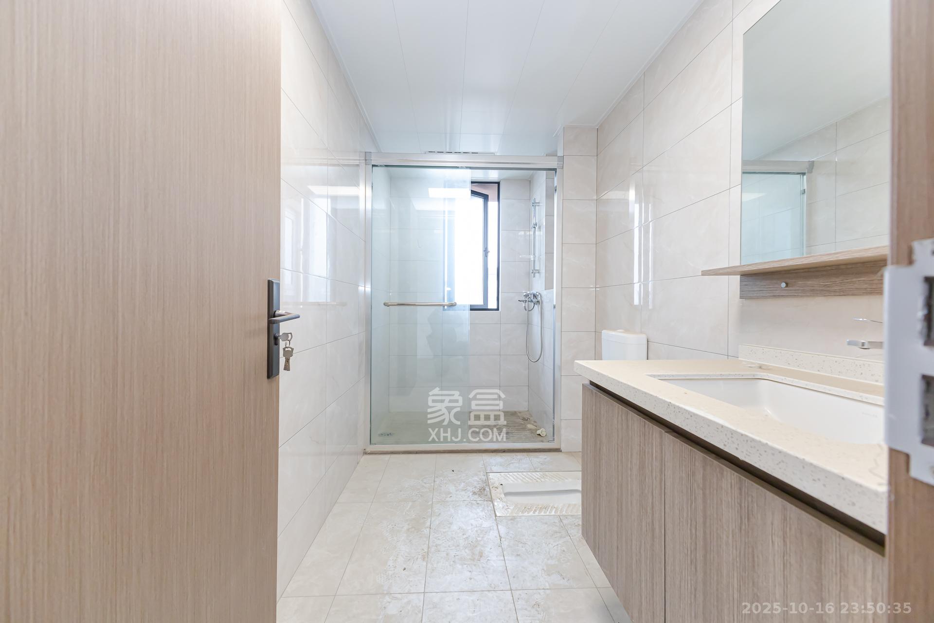 金富湘江悦城  4室2厅2卫    135.0万 金富湘江悦城  4室2厅2卫    135.0万卫生间