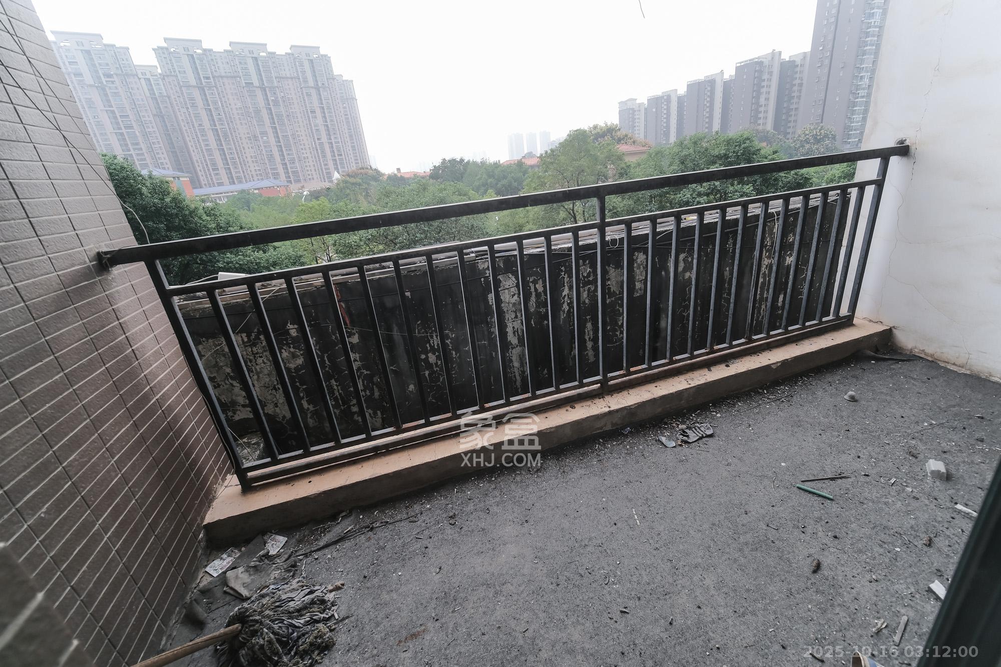 圆梦完美生活 2室1厅1卫 42.0万 圆梦完美生活 2室1厅1卫 42.0万阳台