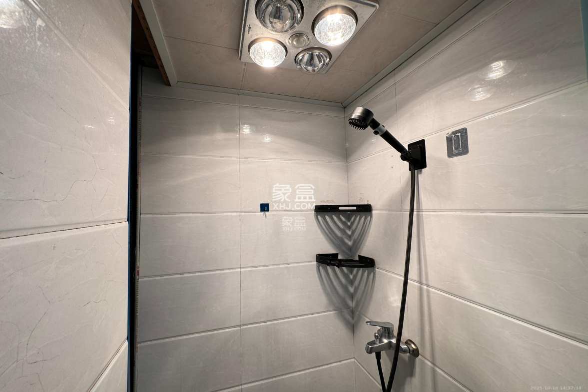 水岸世景  3室2厅1卫    1600.0元/月 水岸世景  3室2厅1卫    1600.0元/月室内图