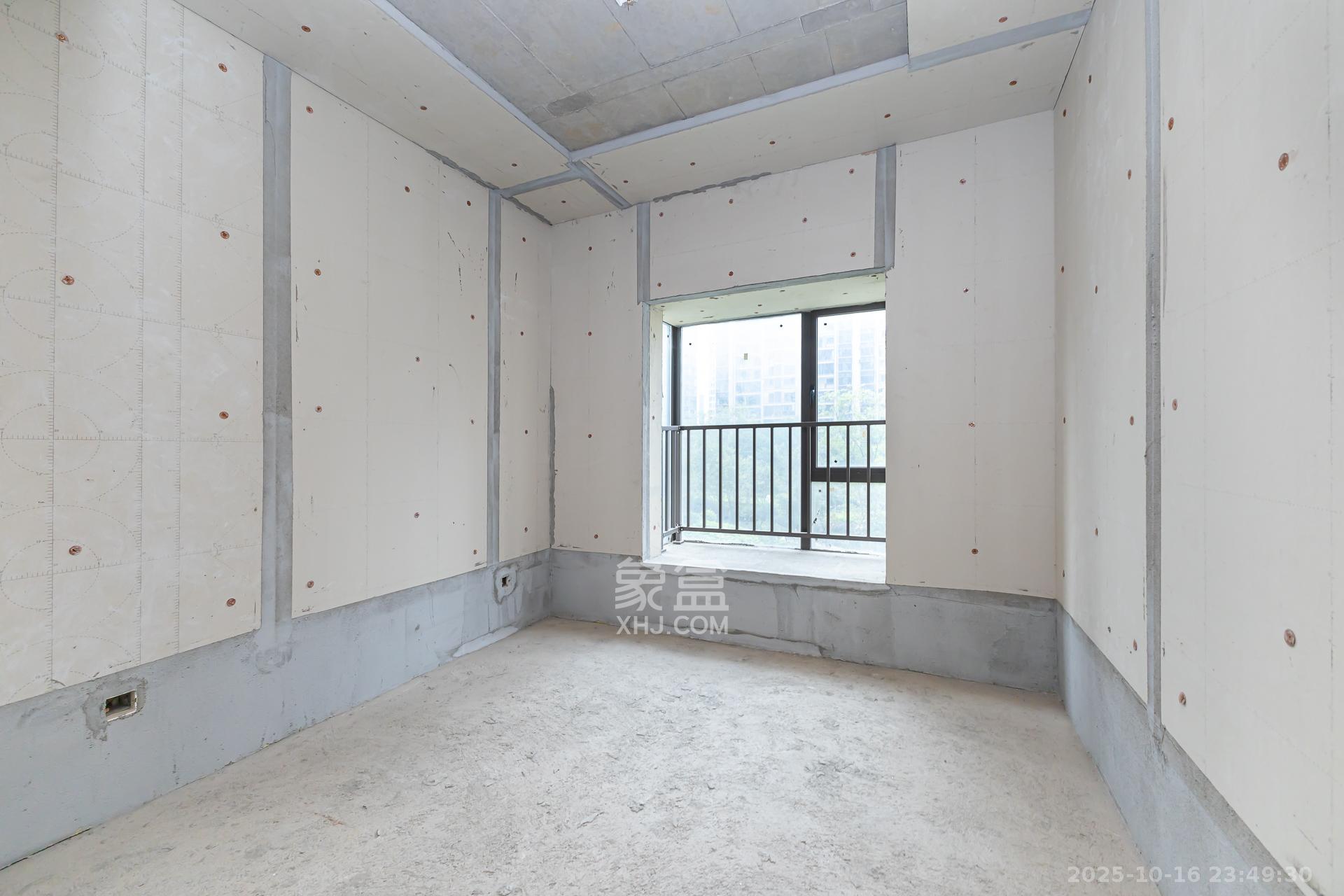 润和湘江天地D区  4室2厅2卫    137.0万卧室