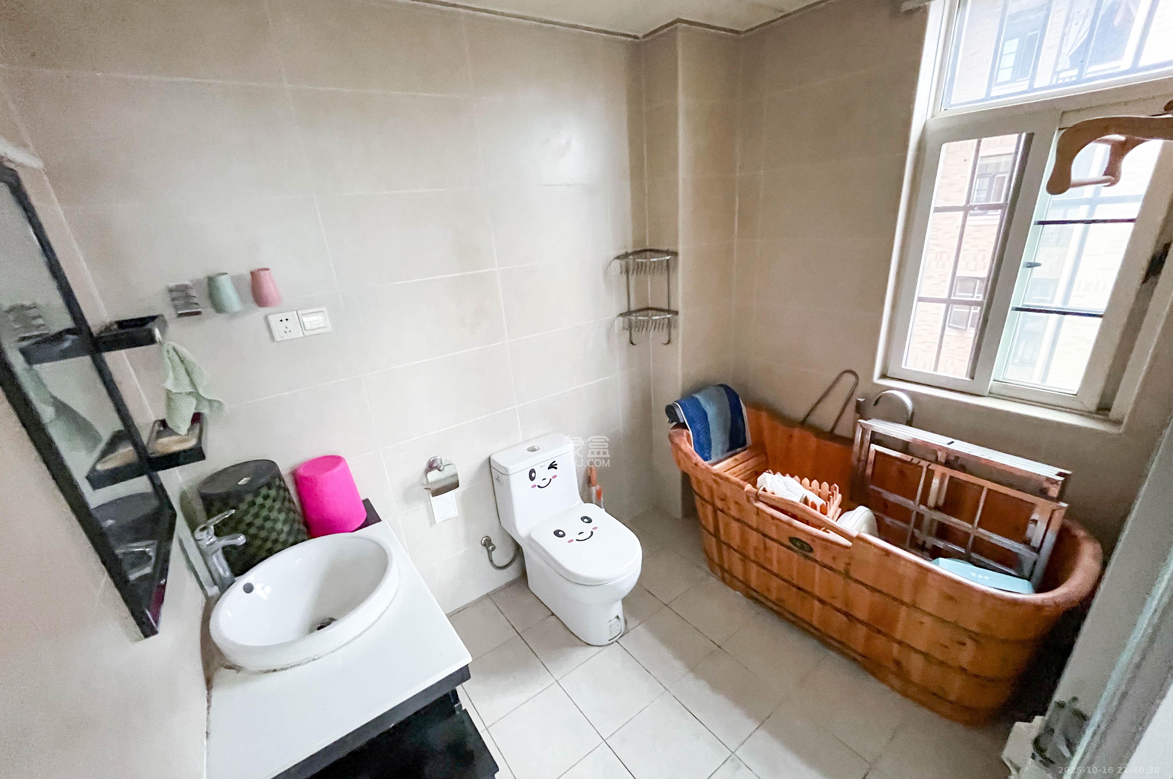 沁园春御院  3室2厅2卫    150.0万卫生间