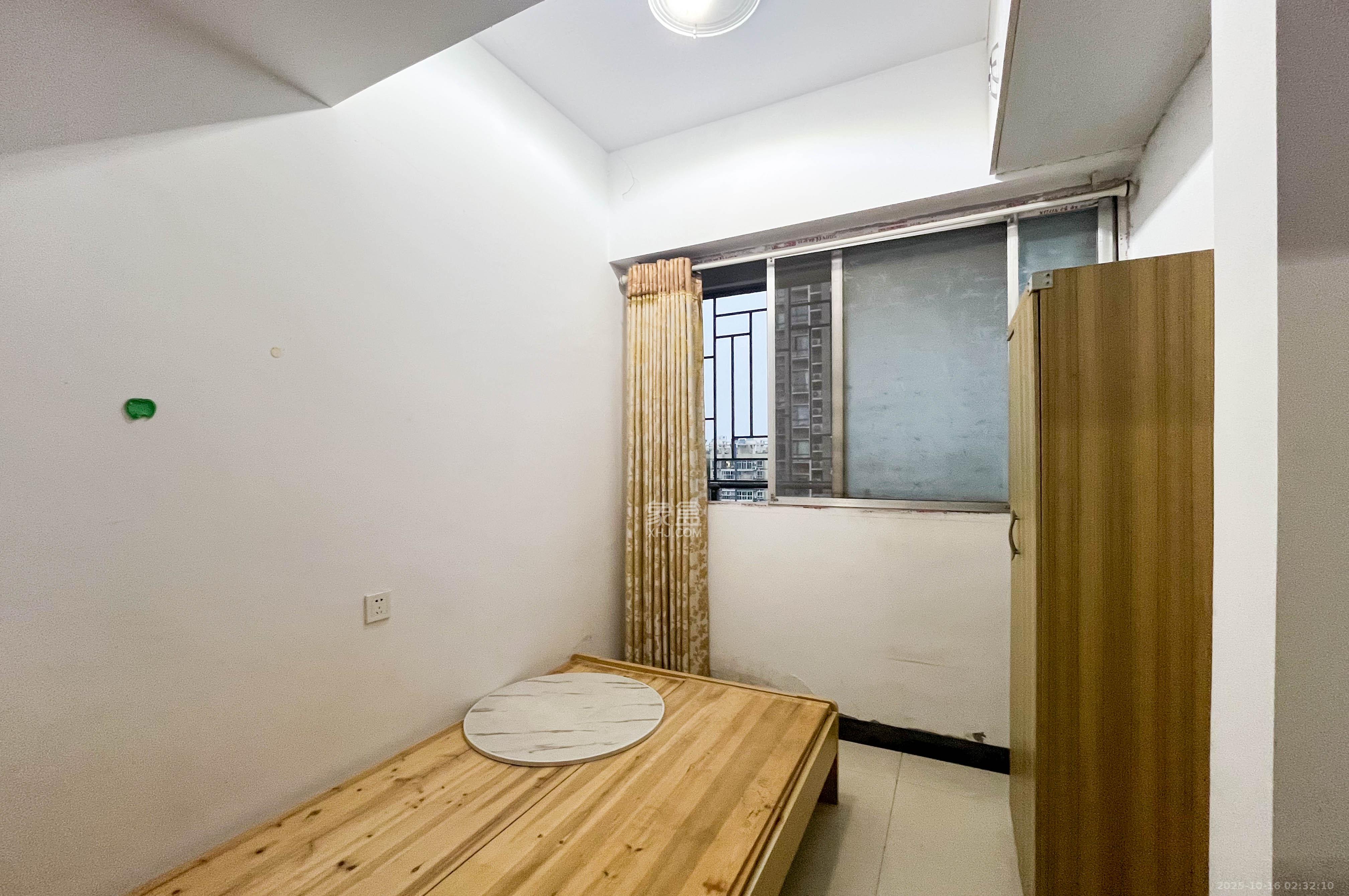 地华梅溪湖畔  2室1厅1卫    37.8万其他