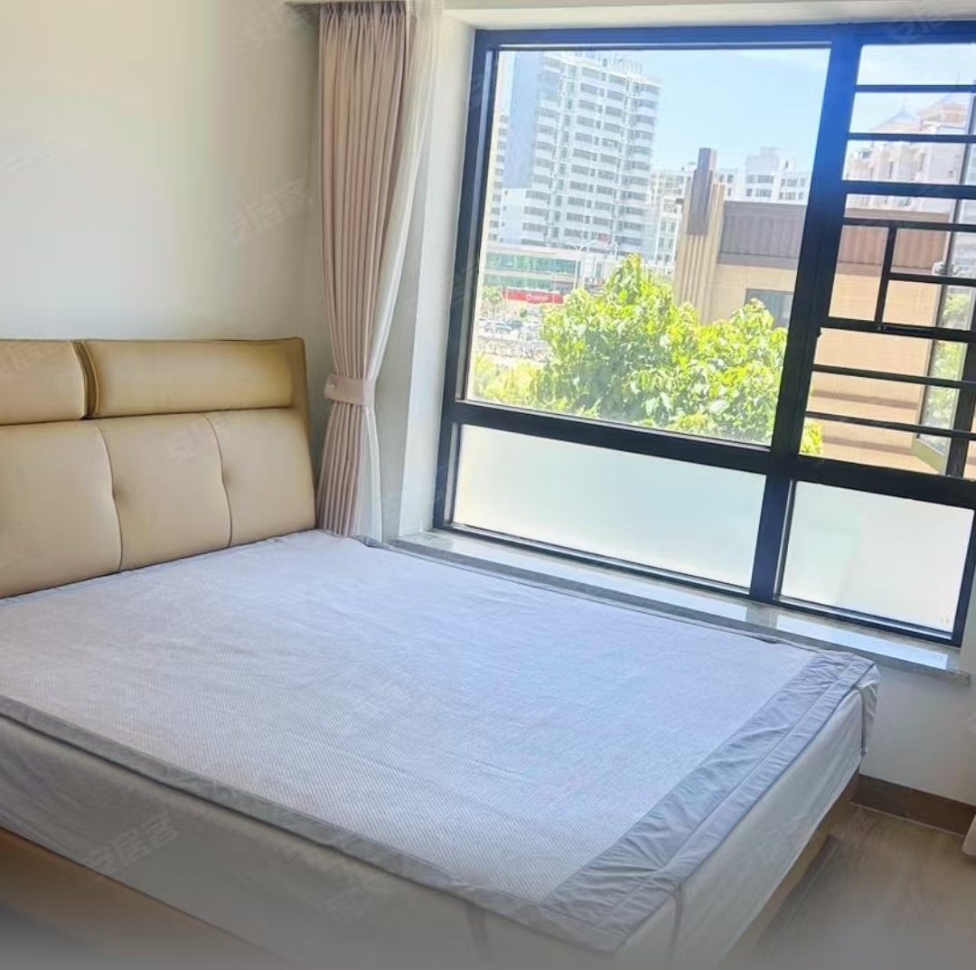 长弘御府  4室2厅2卫    390.0万 长弘御府  4室2厅2卫    390.0万客厅