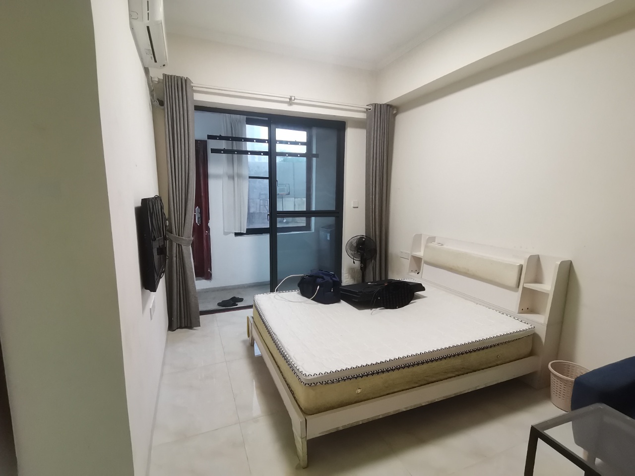 椰岛广场 1室3厅3卫 1800.0元/月 椰岛广场 1室3厅3卫 1800.0元/月户型图