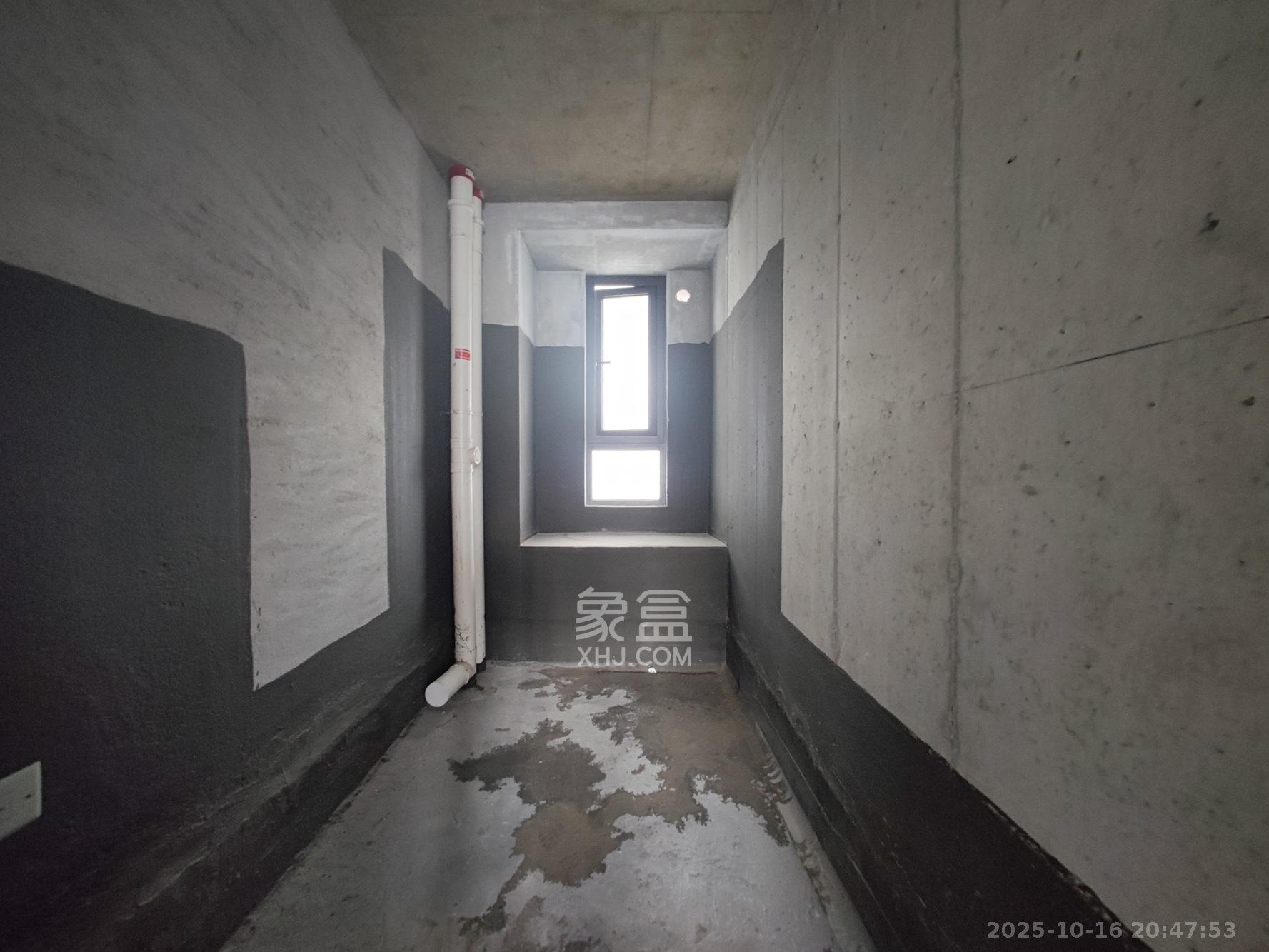 远洋红星天铂二期  3室2厅2卫    93.0万卫生间