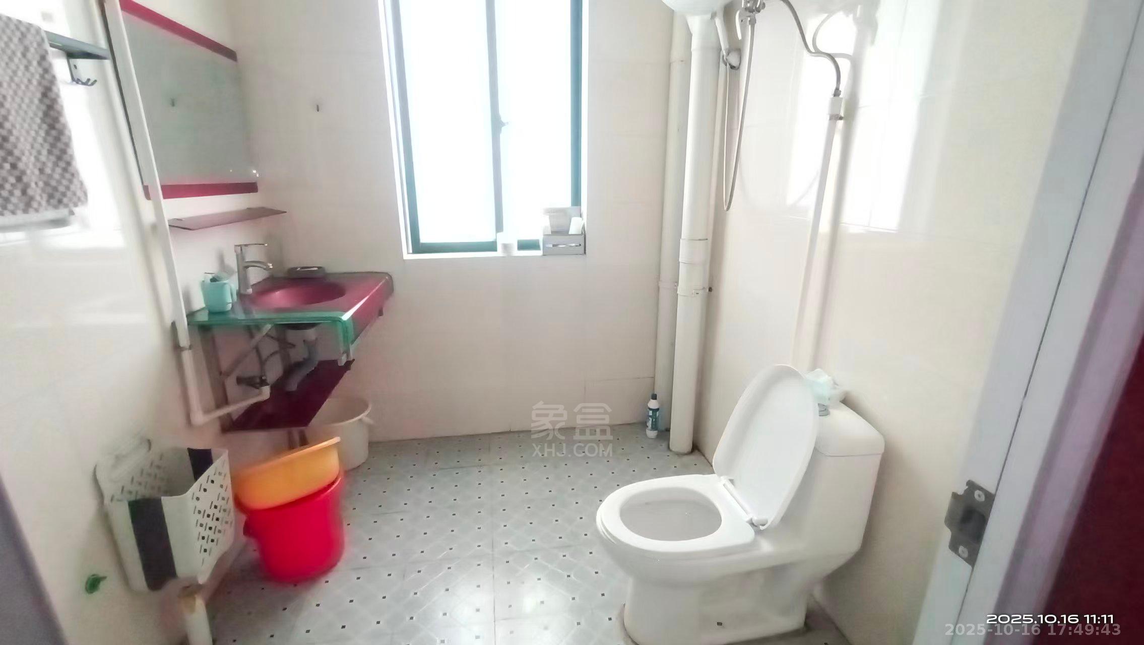 经世皇城  3室2厅2卫    2000.0元/月室内图