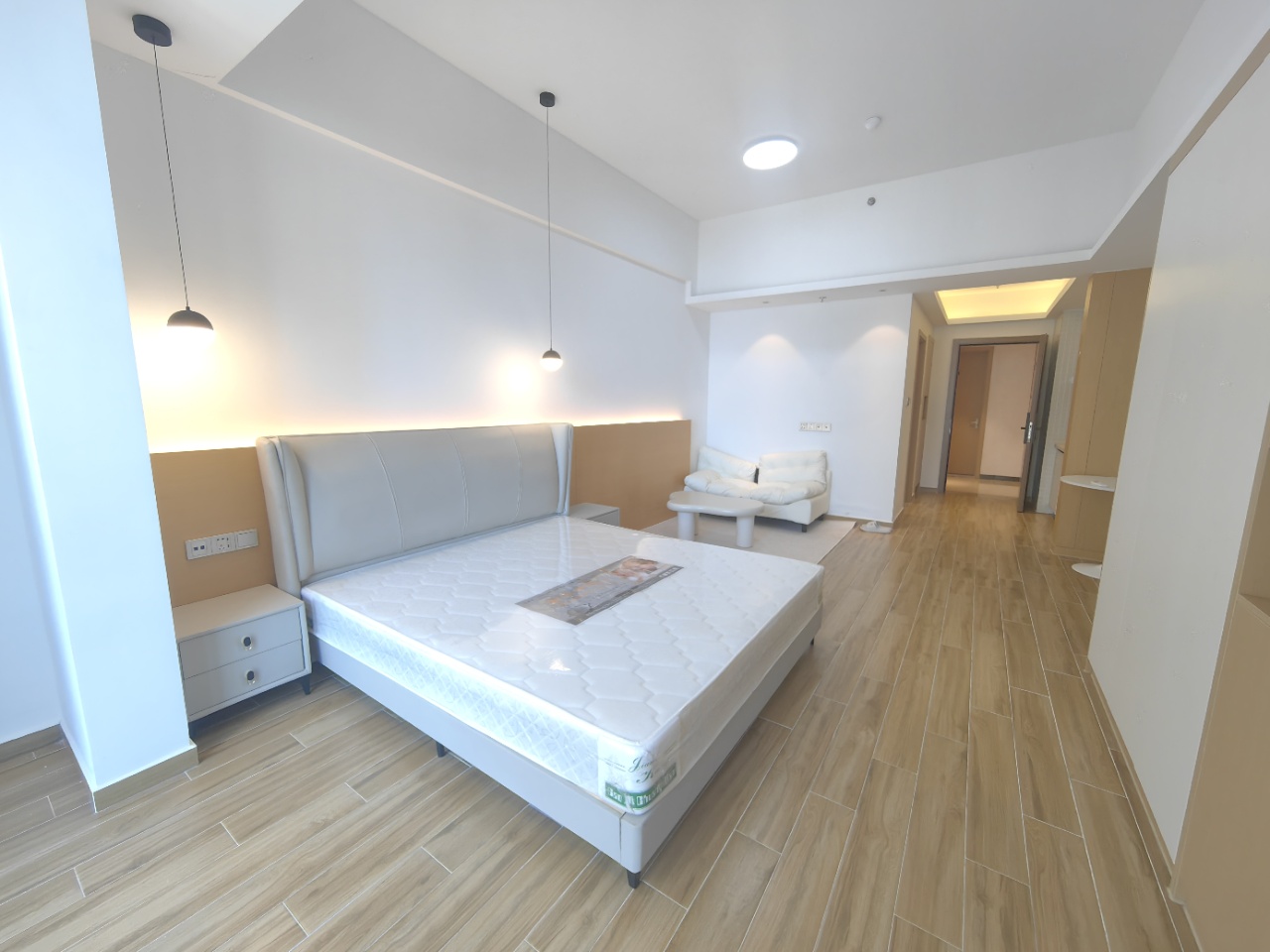 海航豪庭南苑  1室1厅1卫    2200.0元/月室内图