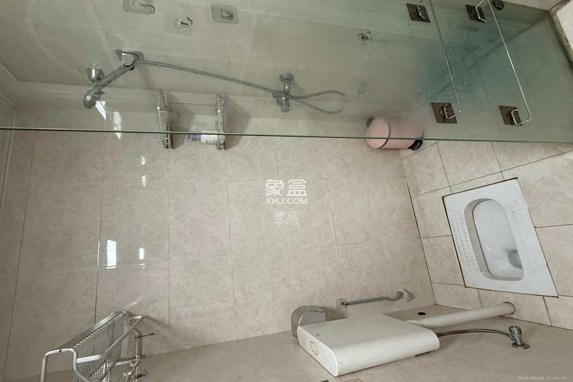 绿地海外滩一期  3室2厅1卫    1680.0元/月 绿地海外滩一期  3室2厅1卫    1680.0元/月室内图