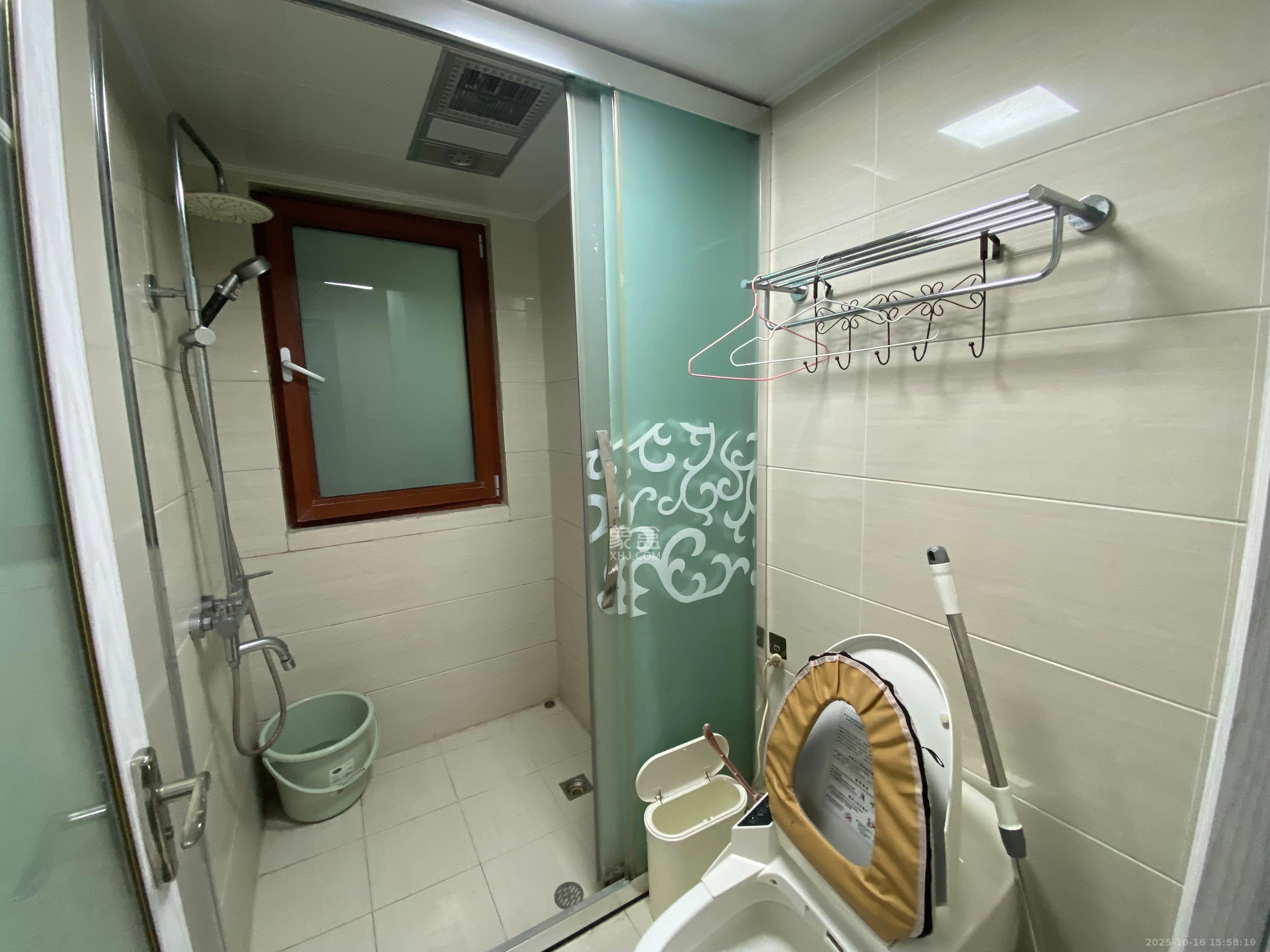 欧莱雅郡  3室2厅1卫    1900.0元/月室内图