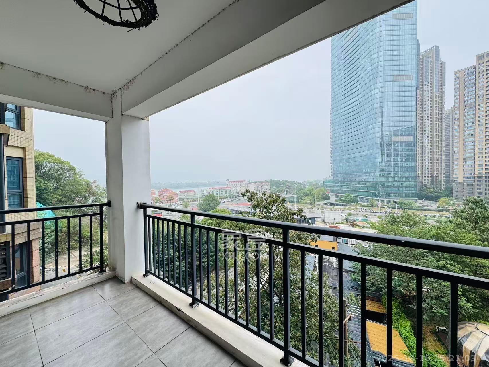 金域南外滩(望江佳园)  4室2厅2卫    5500.0元/月 金域南外滩(望江佳园)  4室2厅2卫    5500.0元/月室内图