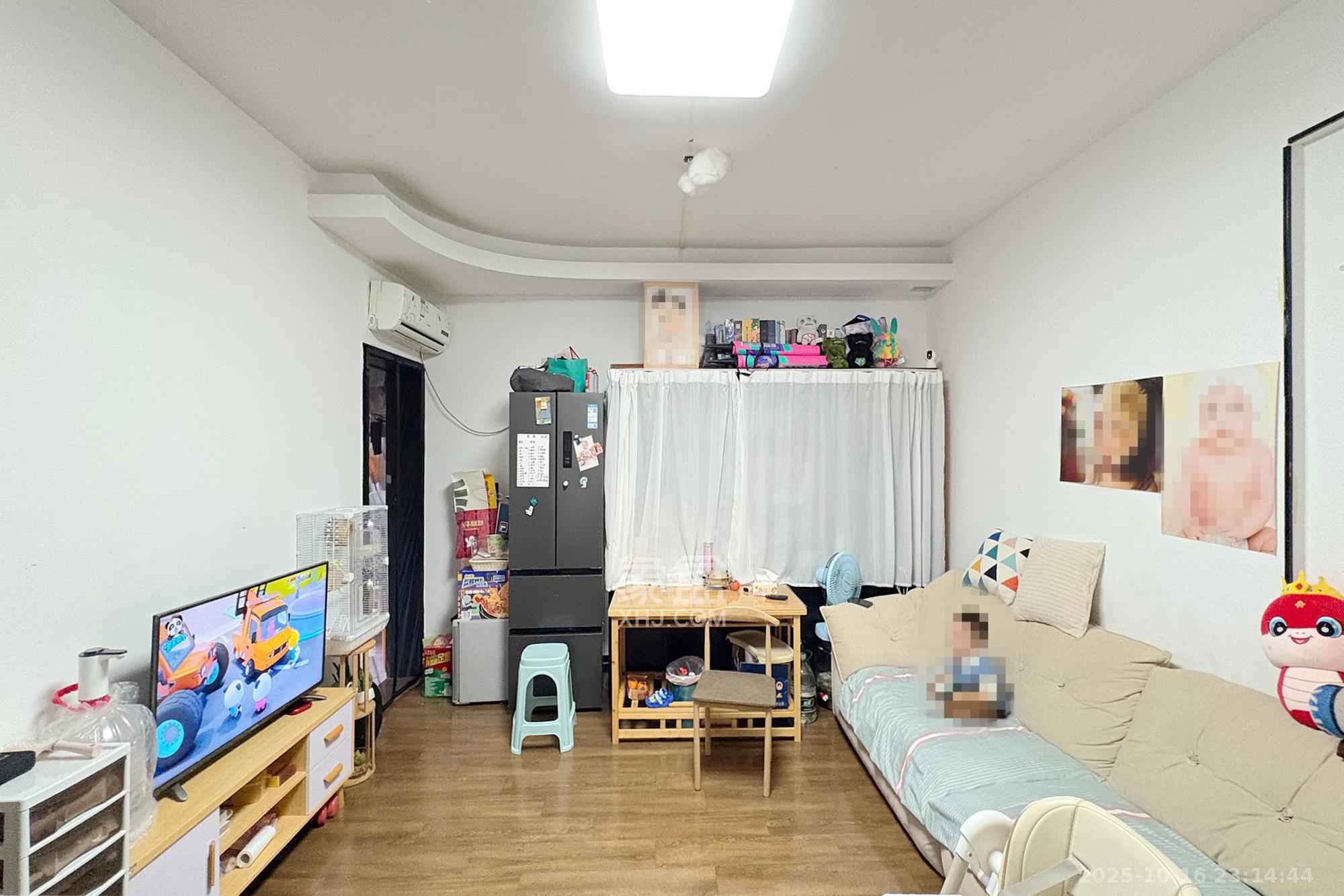 芙蓉同发 2室1厅1卫 72.0万 芙蓉同发 2室1厅1卫 72.0万客厅