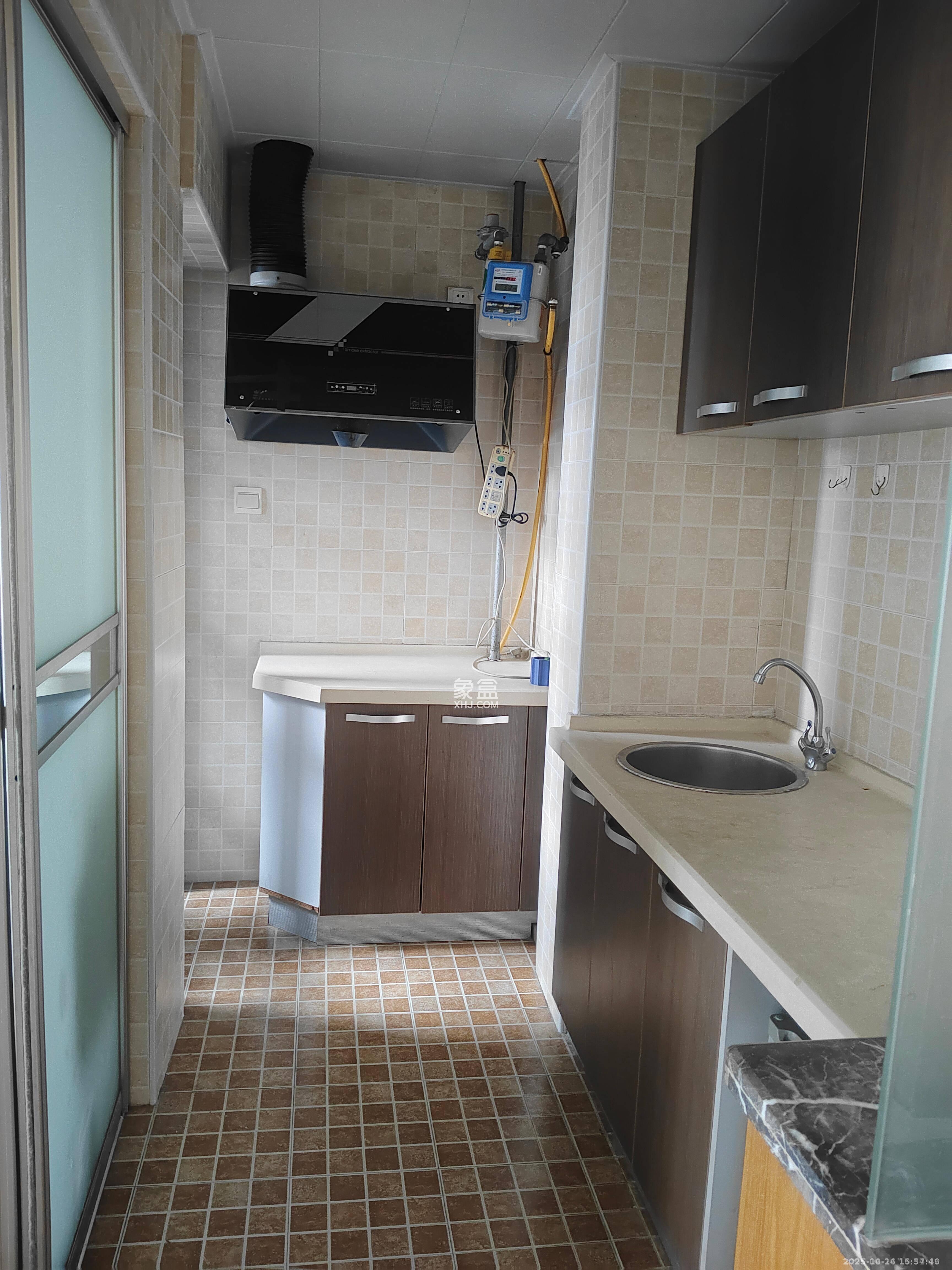 中天广场  1室1厅1卫    2300.0元/月 中天广场  1室1厅1卫    2300.0元/月室内图