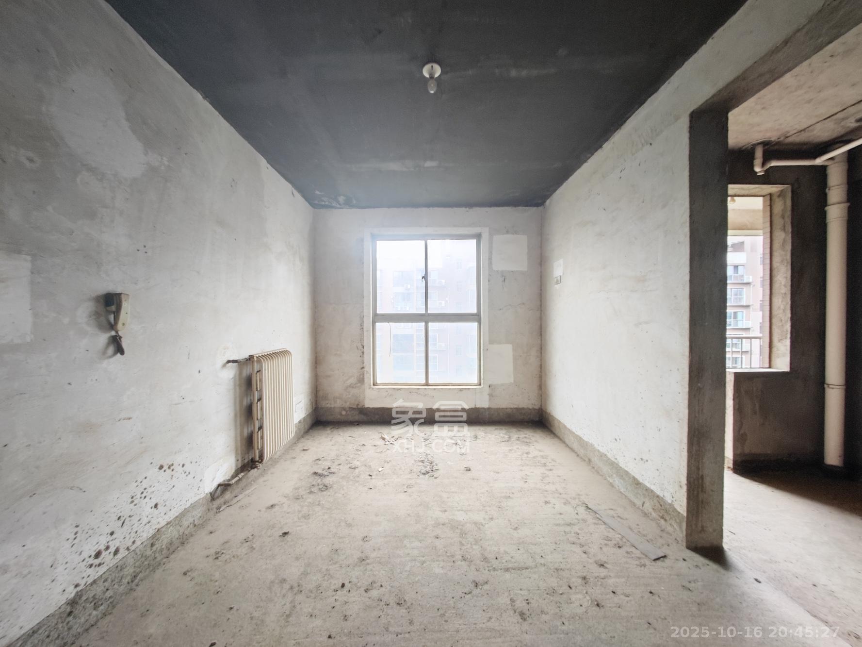 和景园  4室2厅2卫    240.0万 和景园  4室2厅2卫    240.0万其他