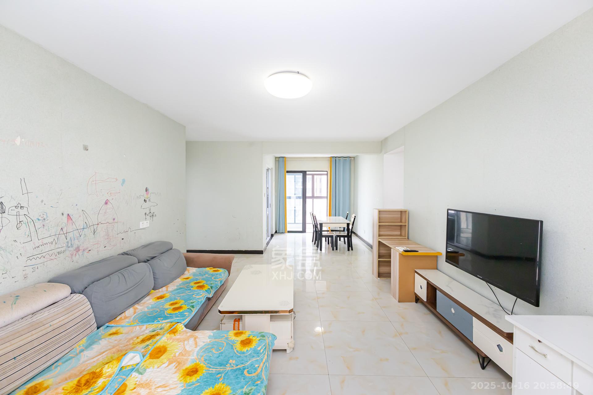 勤诚达境界城 4室2厅2卫 122.0万 勤诚达境界城 4室2厅2卫 122.0万客厅