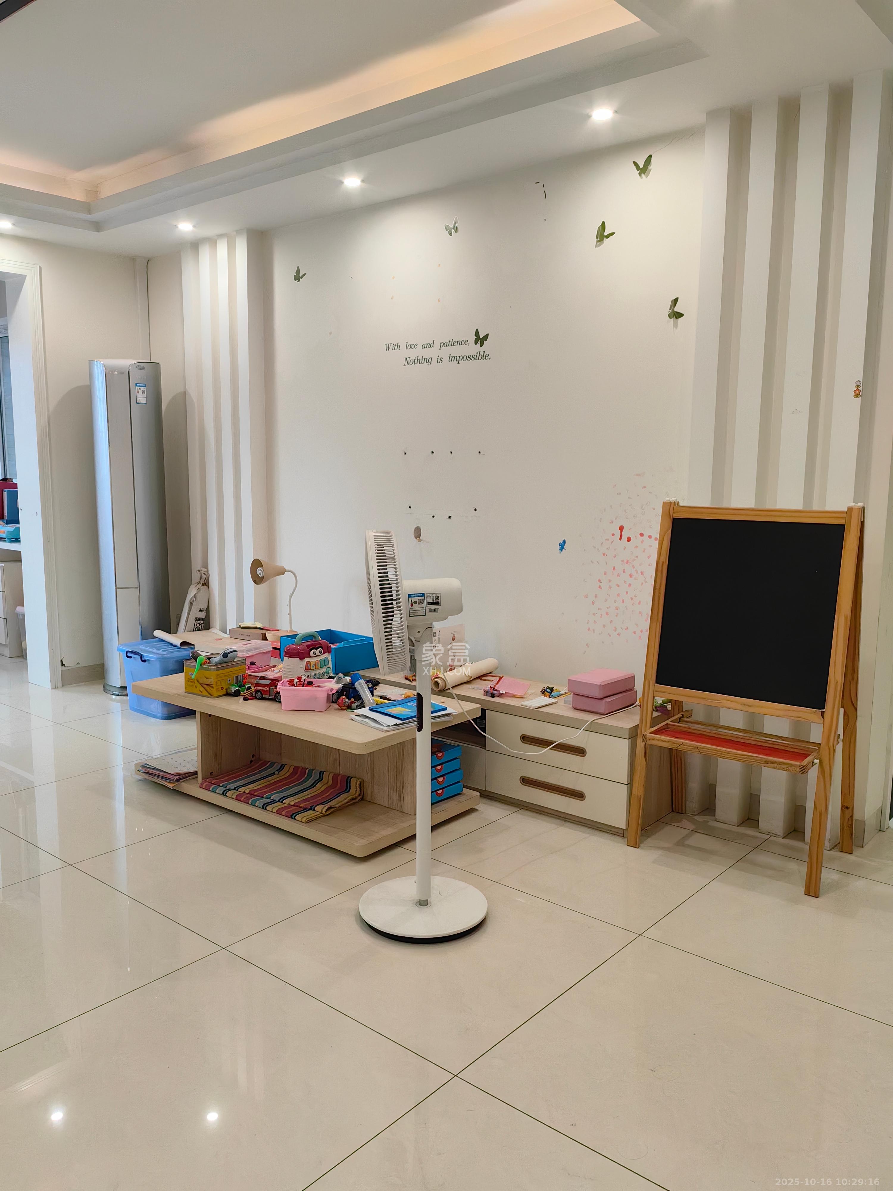 磊鑫嘉苑（地质局单位房）  3室2厅2卫    2000.0元/月室内图