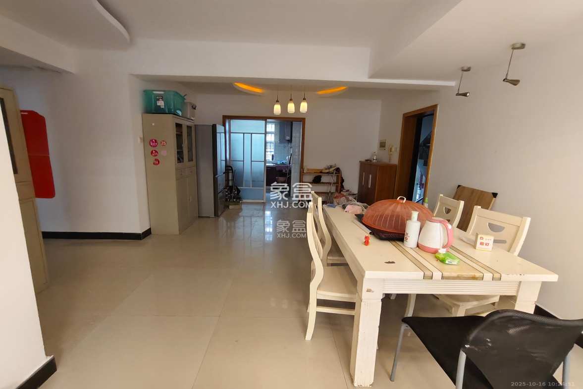 麓谷E家人 4室2厅2卫 2600.0元/月 麓谷E家人 4室2厅2卫 2600.0元/月室内图