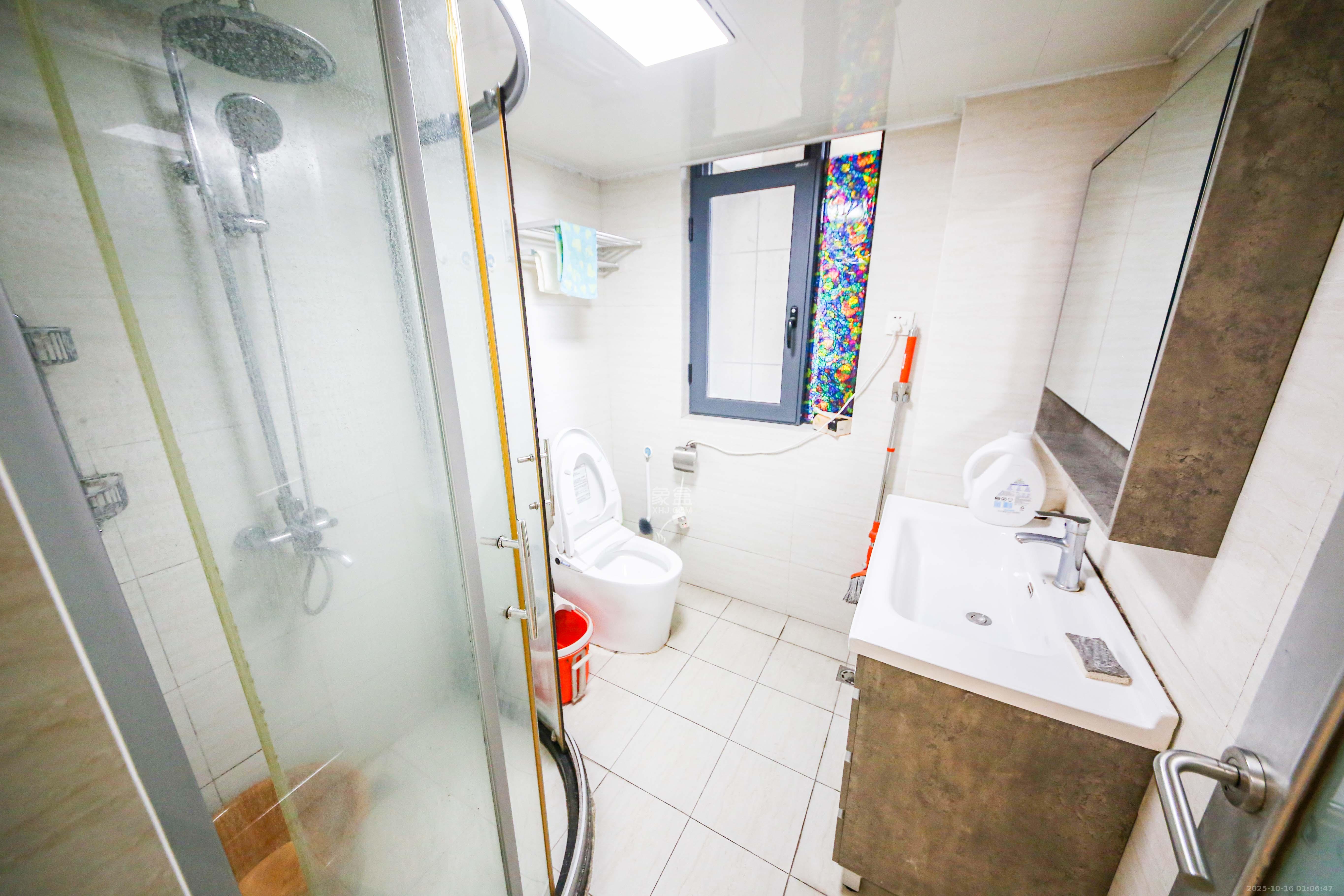 博林金谷  2室2厅1卫    82.0万卫生间