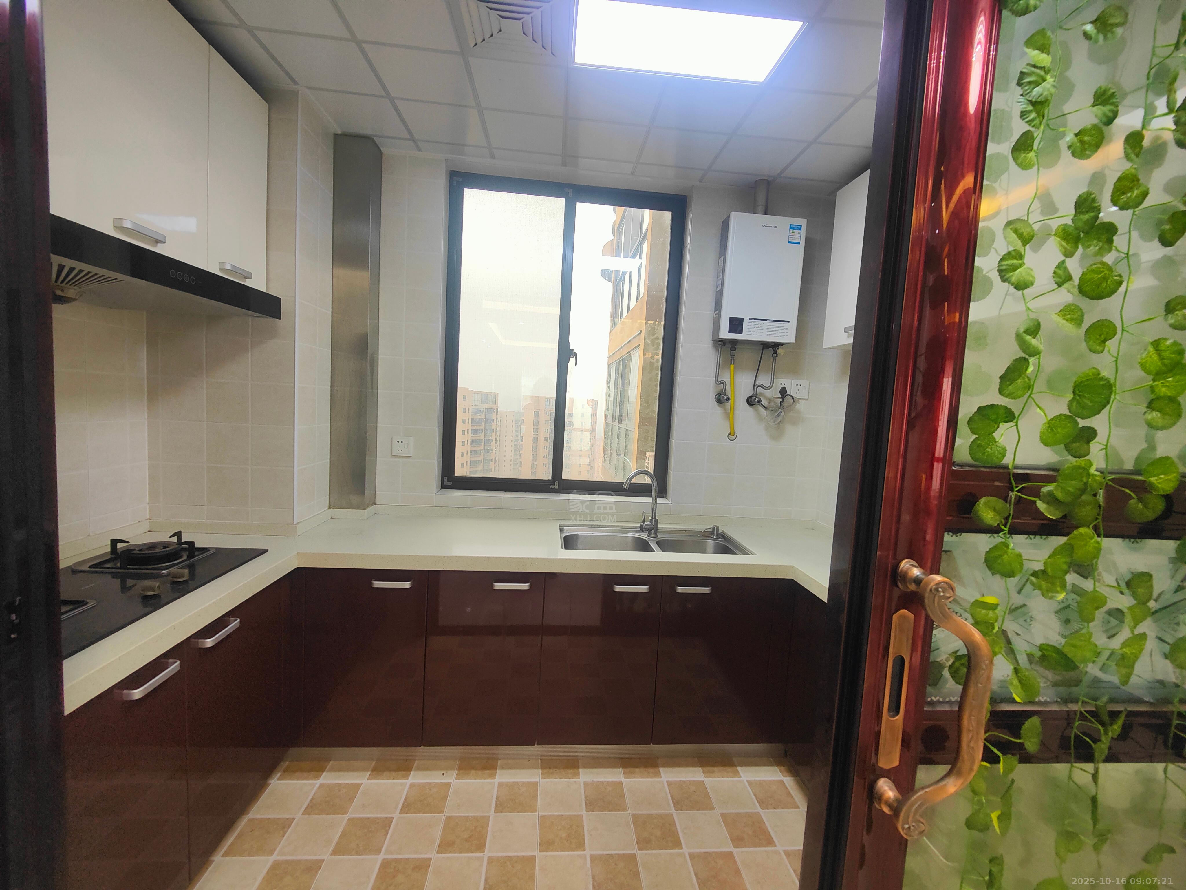 大江观邸-富基花园  4室2厅2卫    1800.0元/月室内图