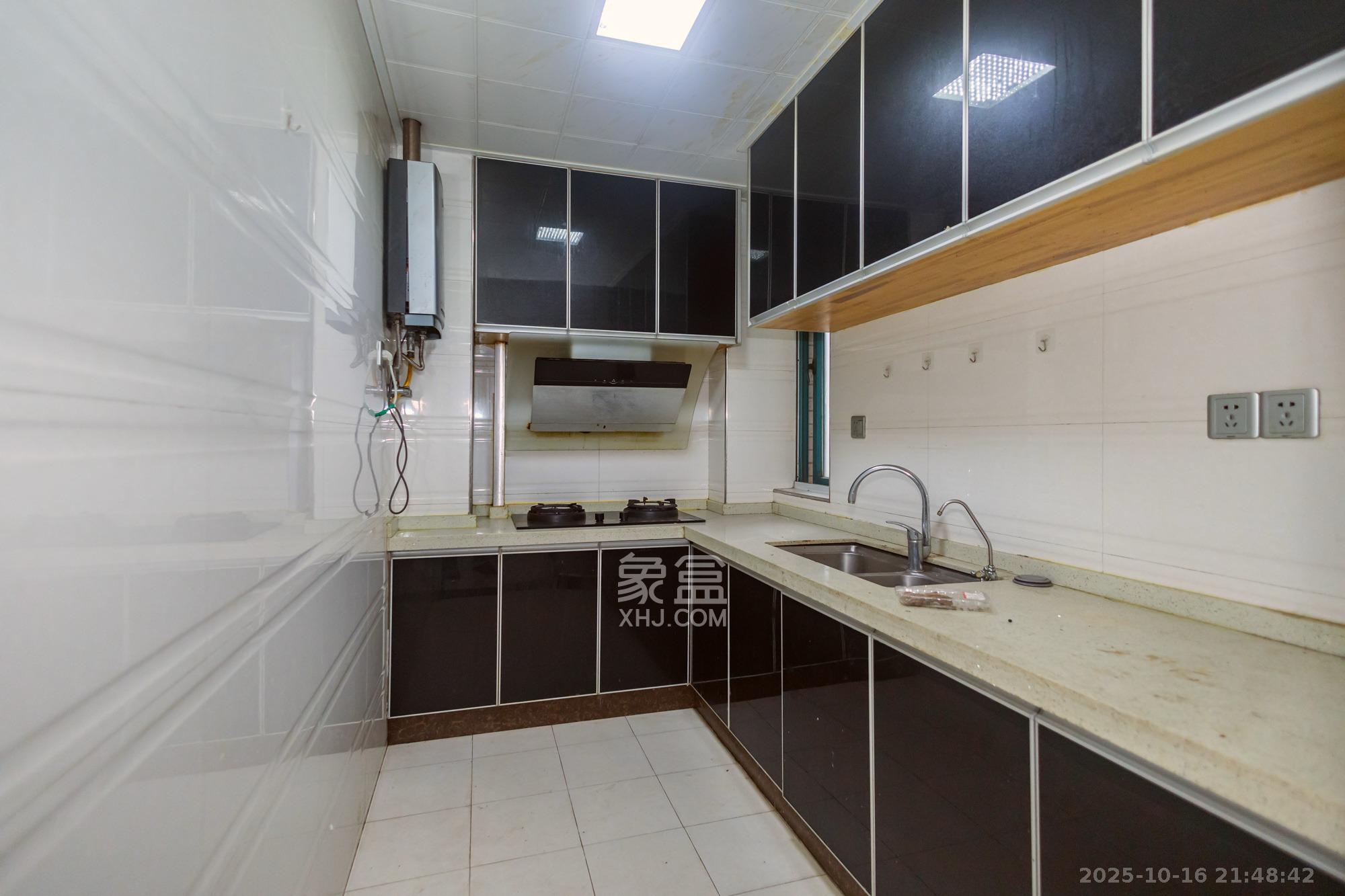 蝴蝶谷  2室2厅1卫    48.8万厨房