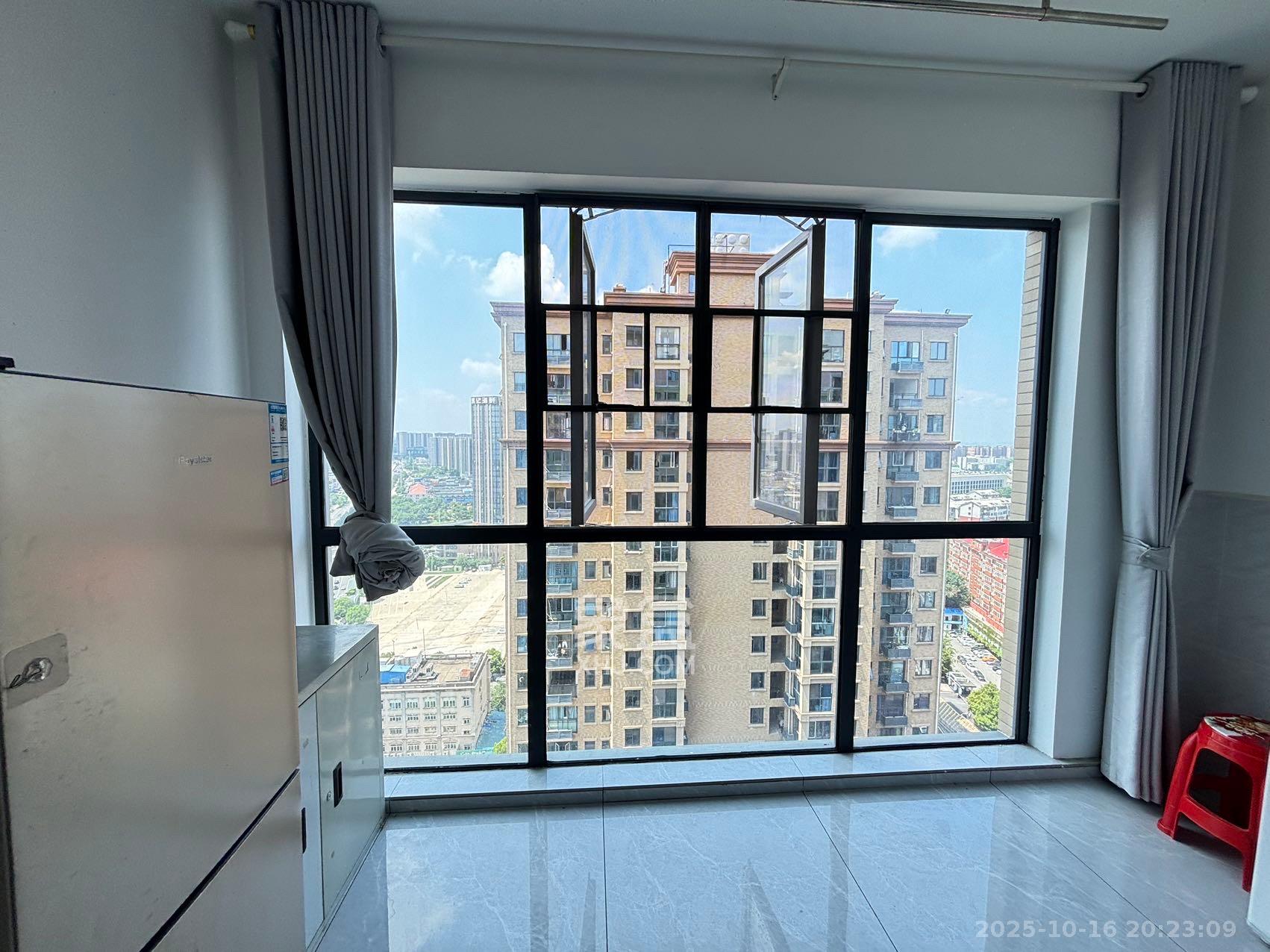 中南红领邦(红星嘉和苑) 3室2厅1卫 2400.0元/月 中南红领邦(红星嘉和苑) 3室2厅1卫 2400.0元/月室内图