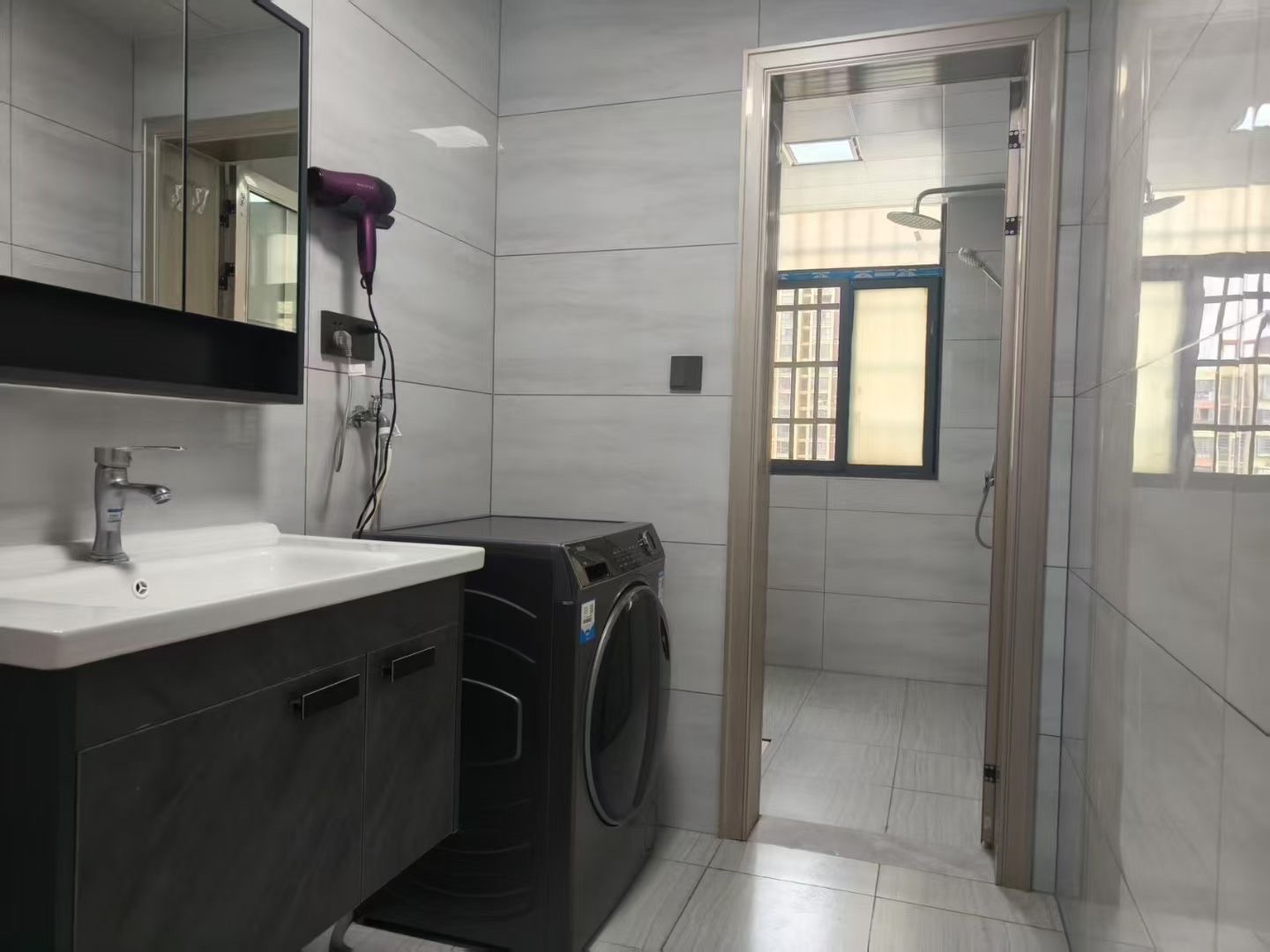 丽景天下一期 3室2厅2卫 1900.0元/月 丽景天下一期 3室2厅2卫 1900.0元/月室内图