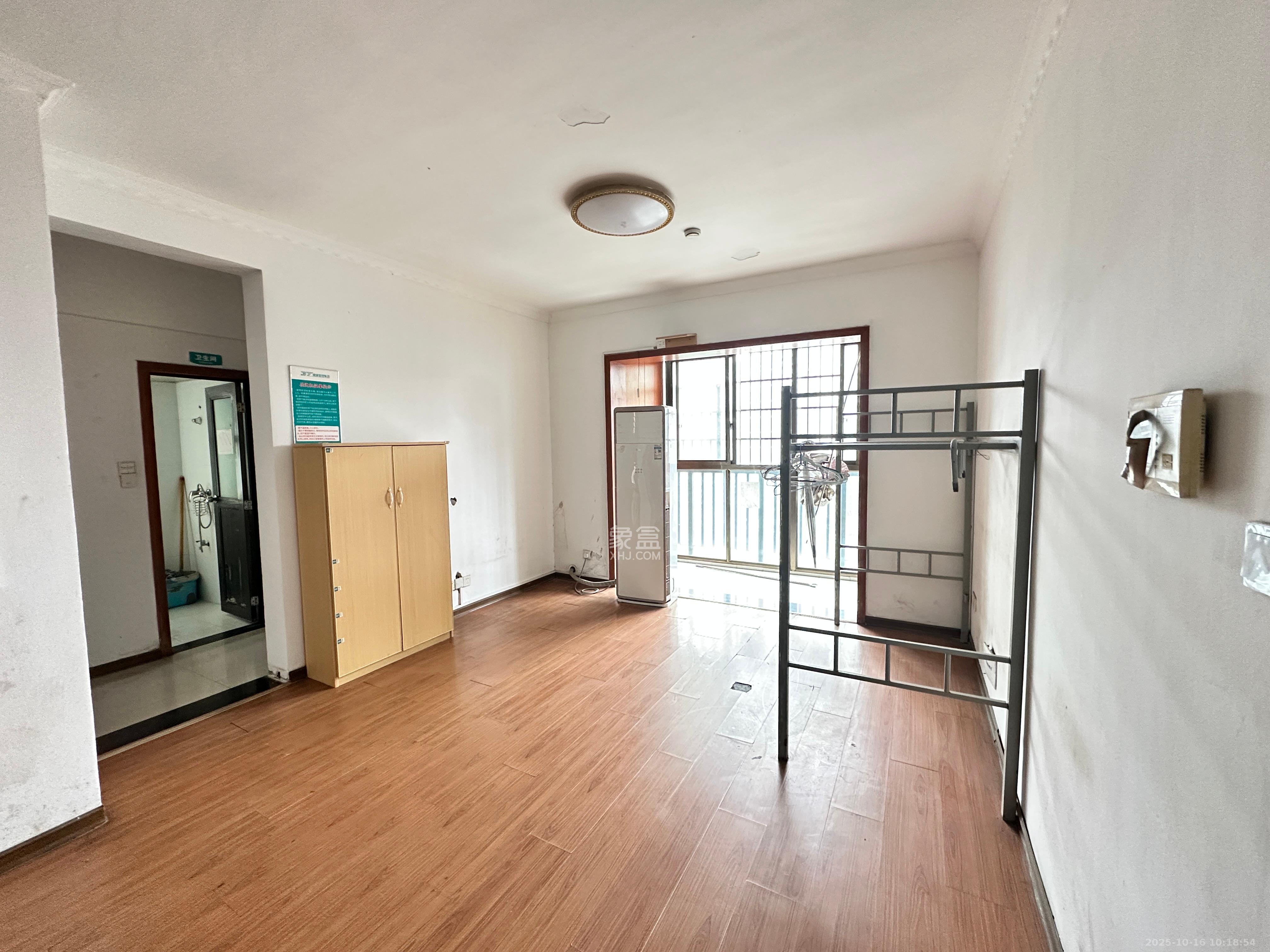 岳泰理想城  3室2厅1卫    2400.0元/月