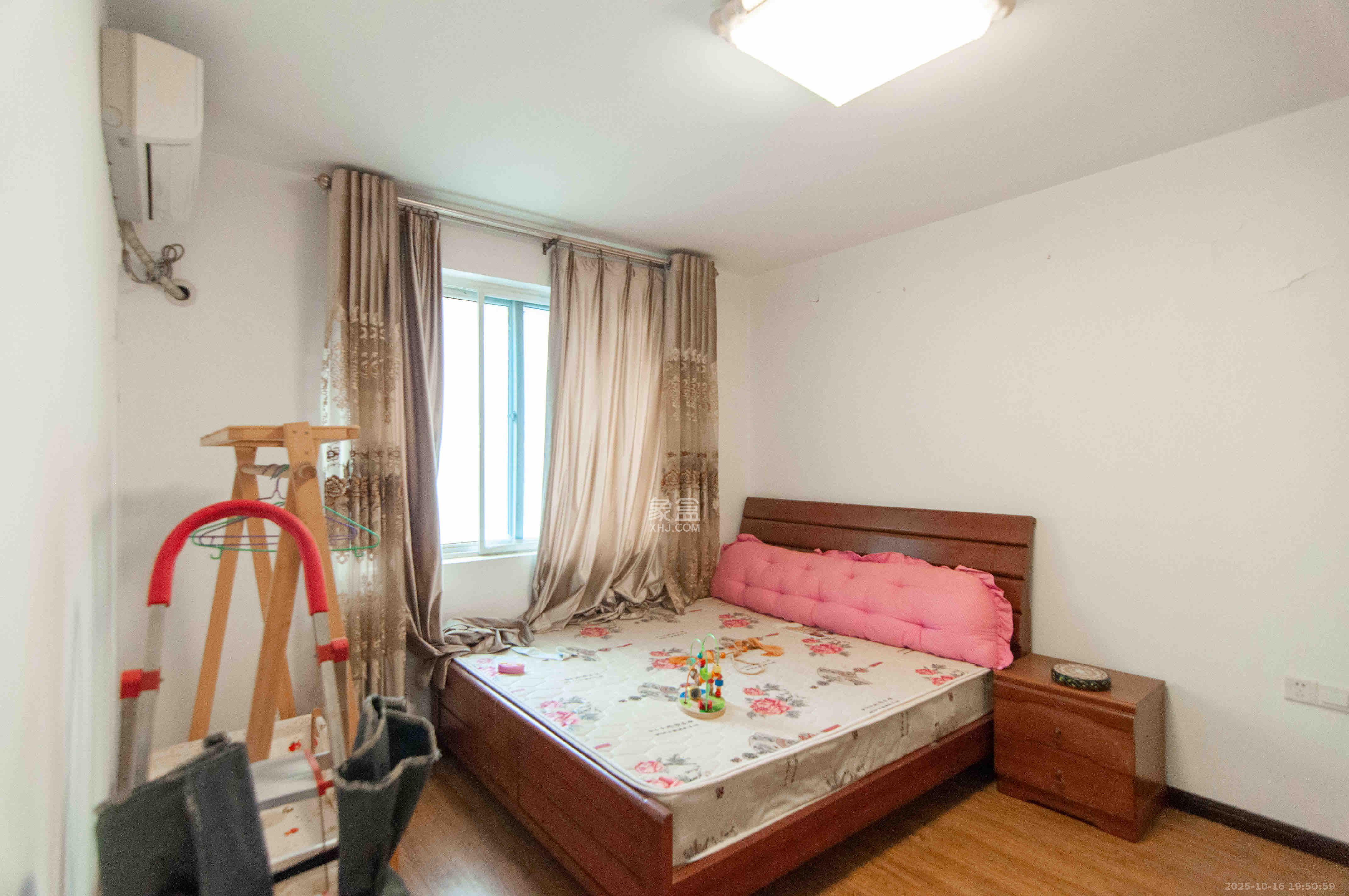 恩瑞麓山名园（龙王港小区）  3室2厅1卫    2200.0元/月室内图