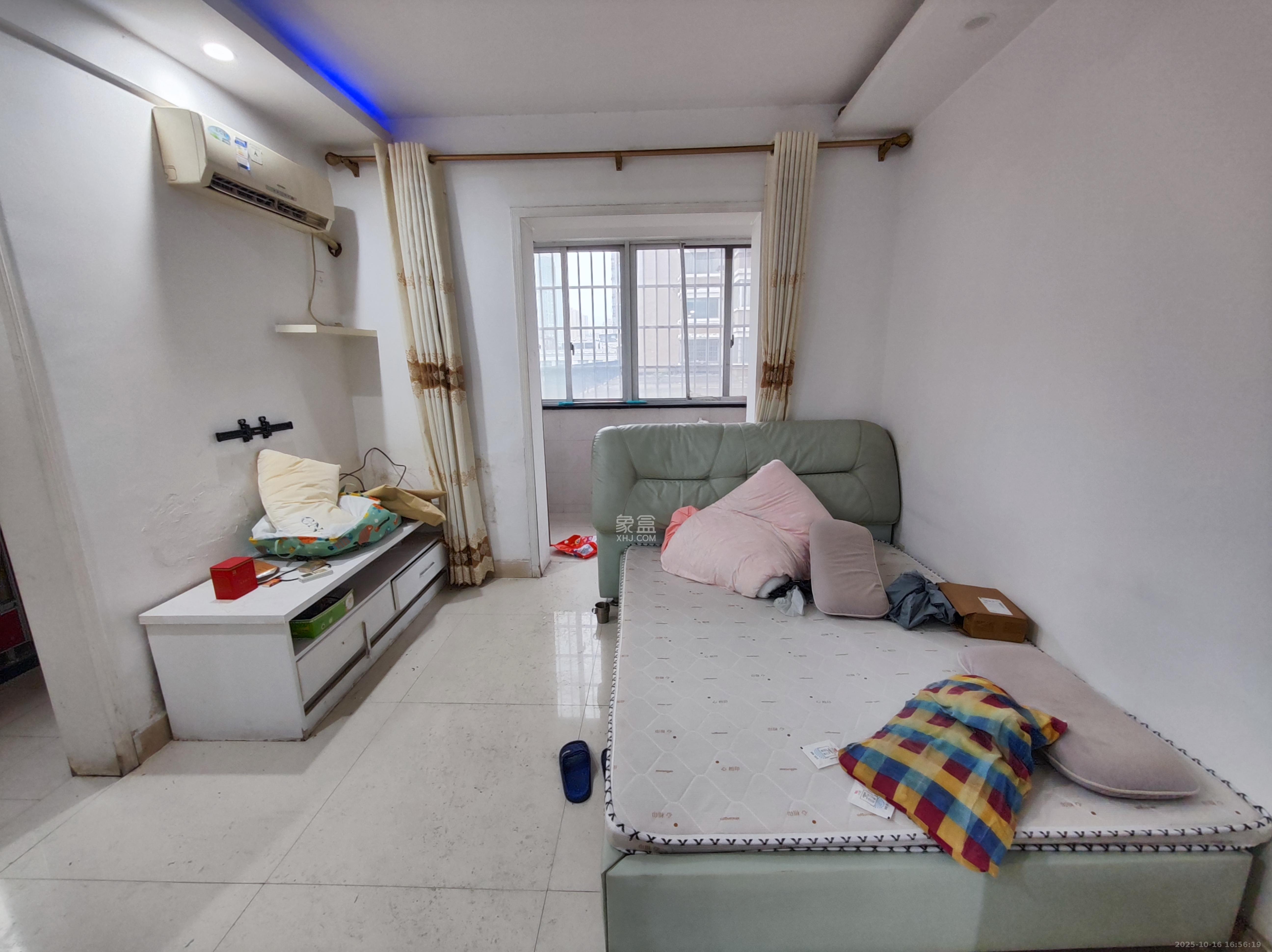 上河国际B座  2室2厅1卫    1900.0元/月 上河国际B座  2室2厅1卫    1900.0元/月