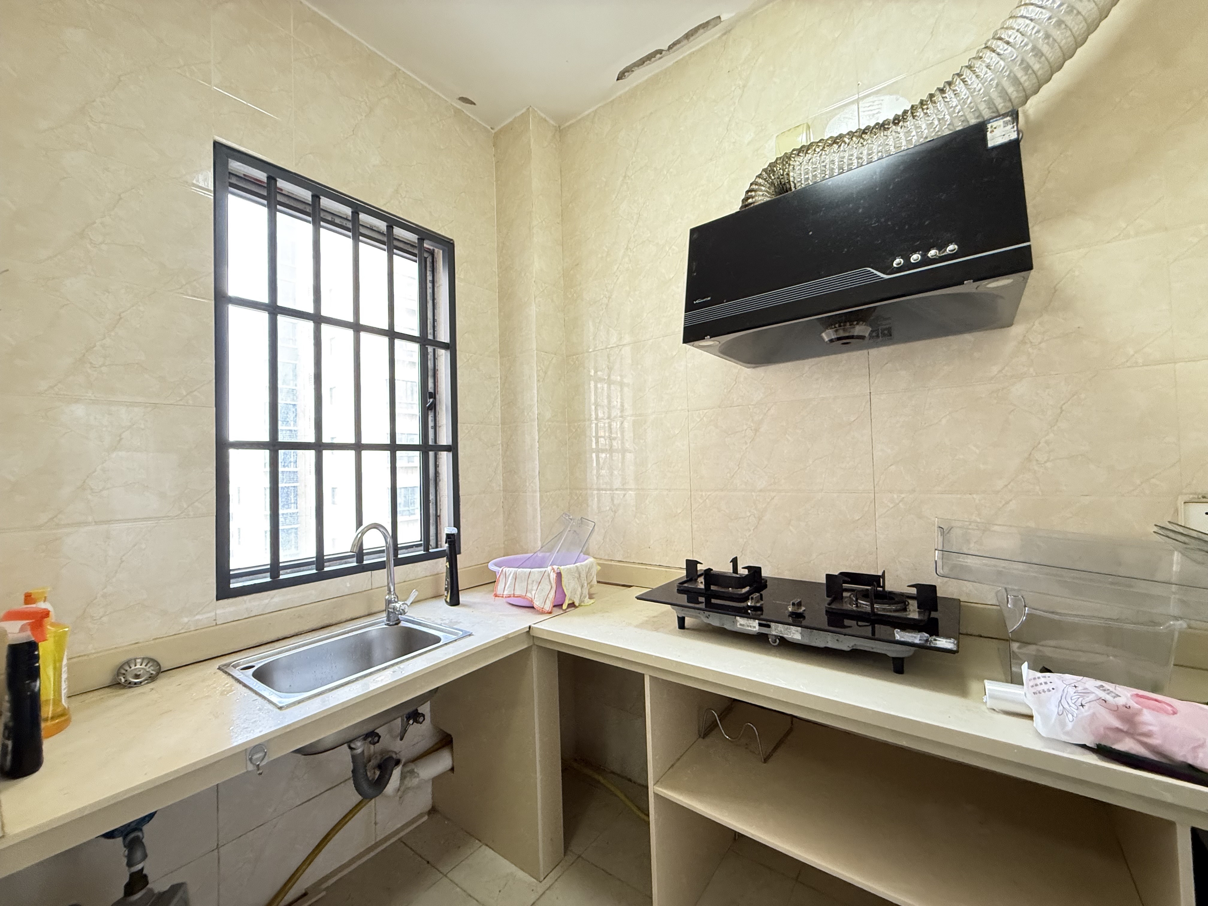 美舍嘉苑一期  4室2厅2卫    3000.0元/月室内图