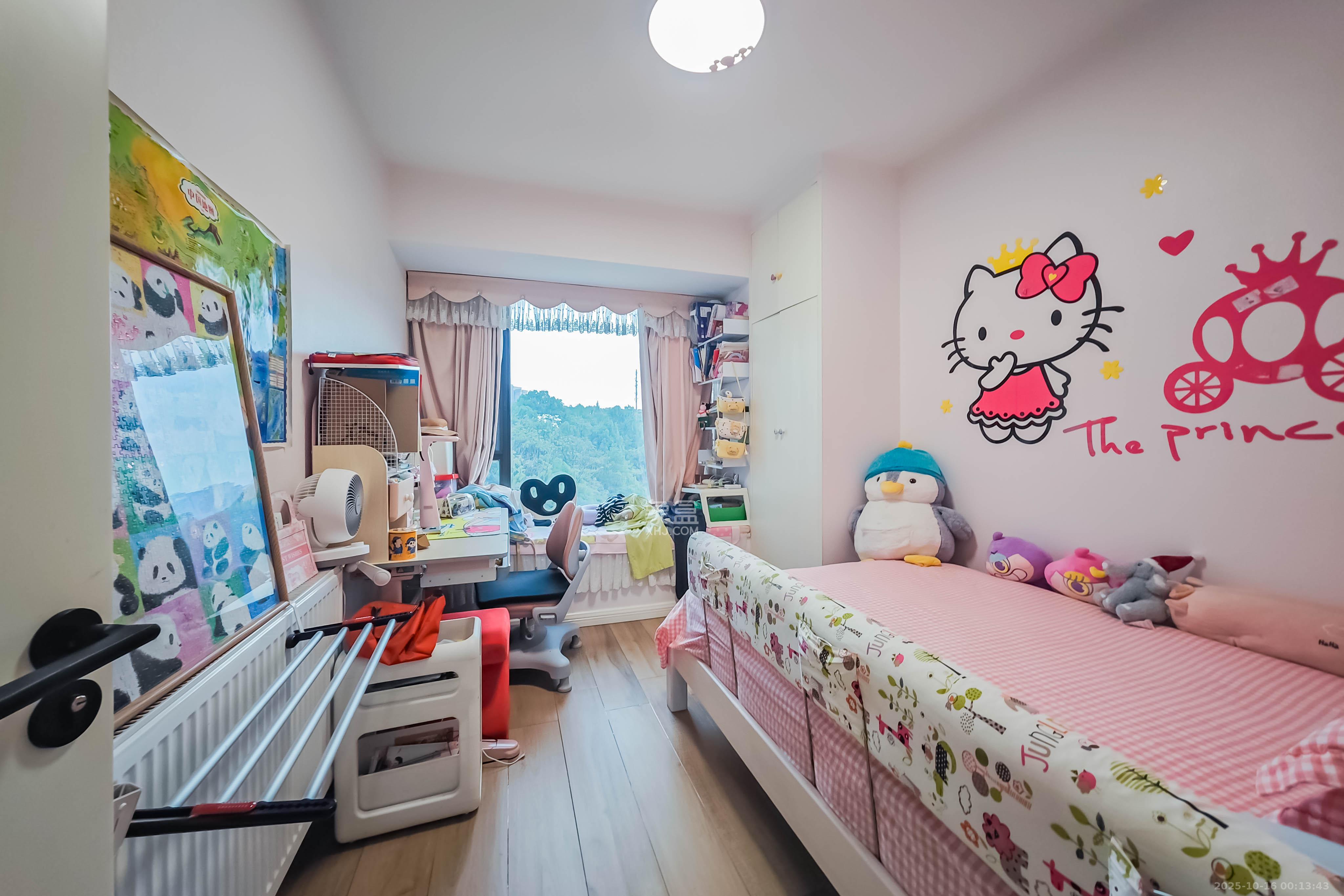 京武浪琴山一、二期  4室2厅2卫    280.0万 京武浪琴山一、二期  4室2厅2卫    280.0万卧室