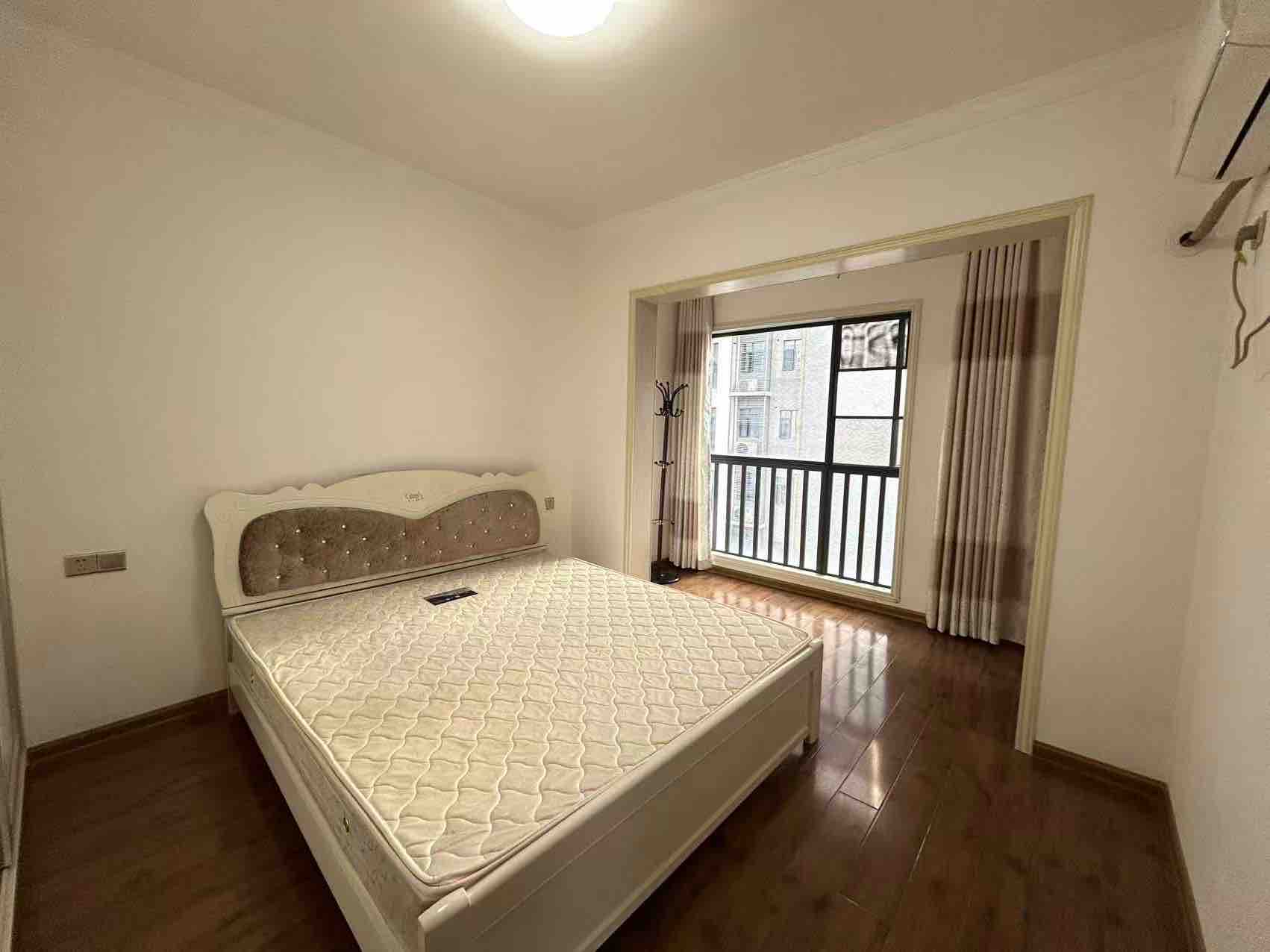 逸臣中央 3室2厅2卫 2000.0元/月 逸臣中央 3室2厅2卫 2000.0元/月室内图