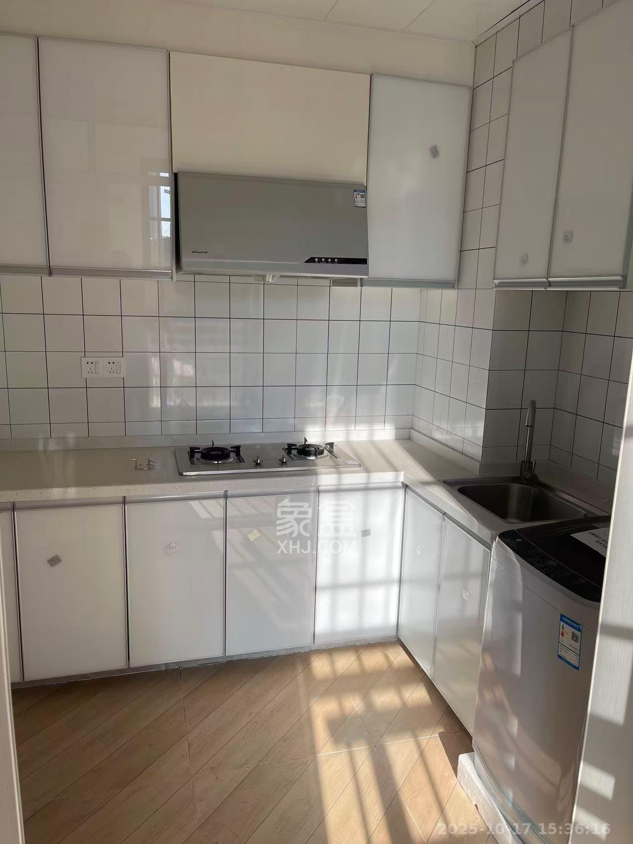 三景华御  3室2厅2卫    2000.0元/月 三景华御  3室2厅2卫    2000.0元/月室内图