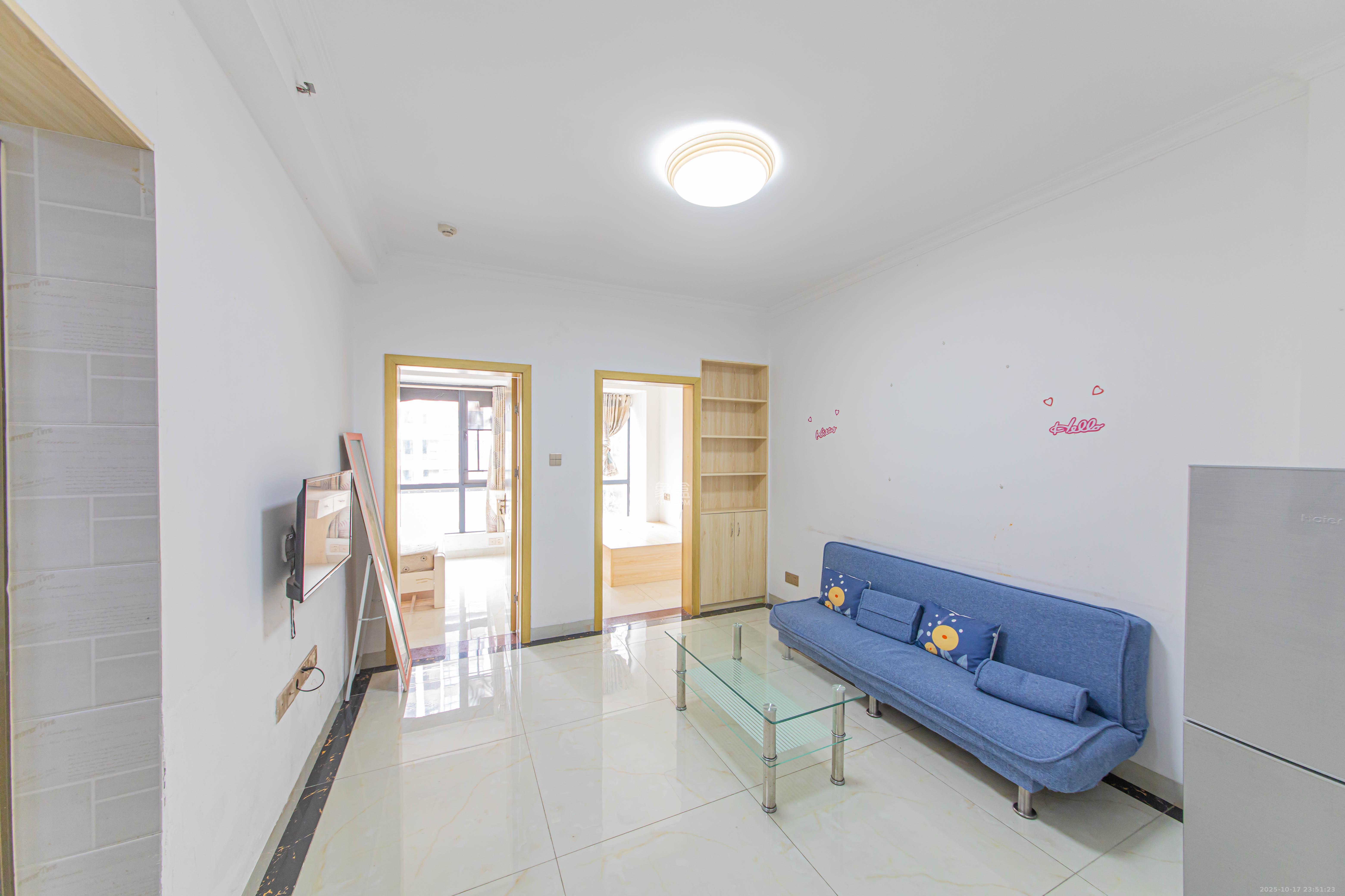 中建芙蓉工社  2室1厅1卫    40.0万客厅