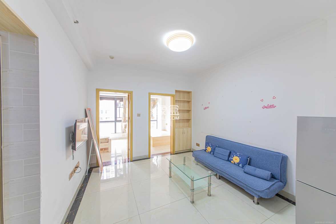 中建芙蓉工社 2室1厅1卫 40.0万 中建芙蓉工社 2室1厅1卫 40.0万客厅