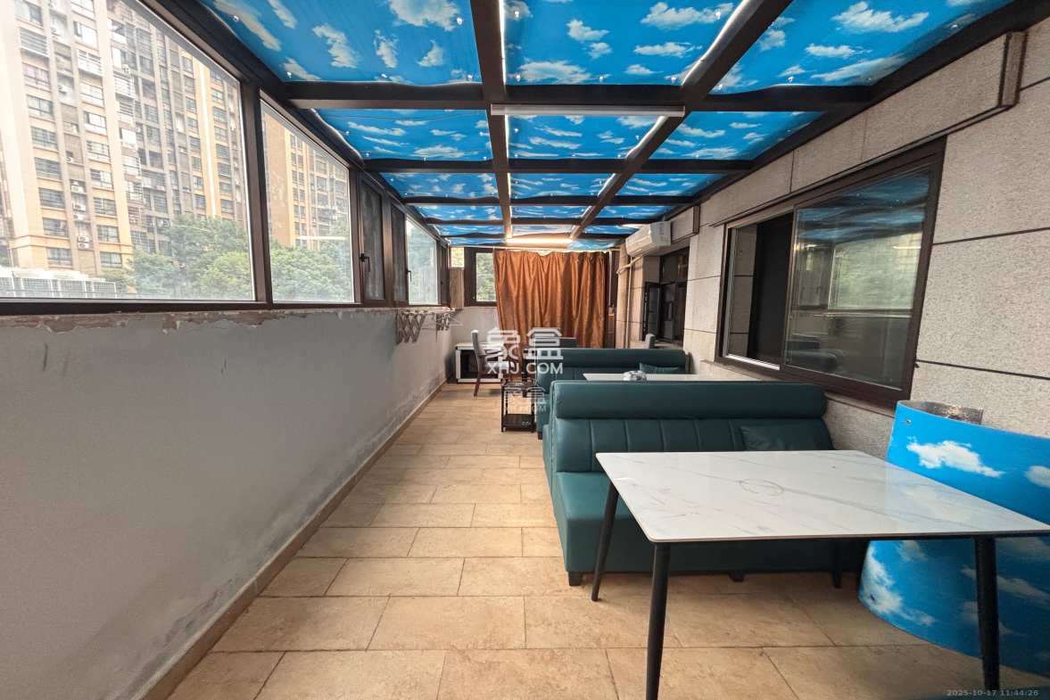 未来漫城 4室2厅2卫 3500.0元/月 未来漫城 4室2厅2卫 3500.0元/月室内图