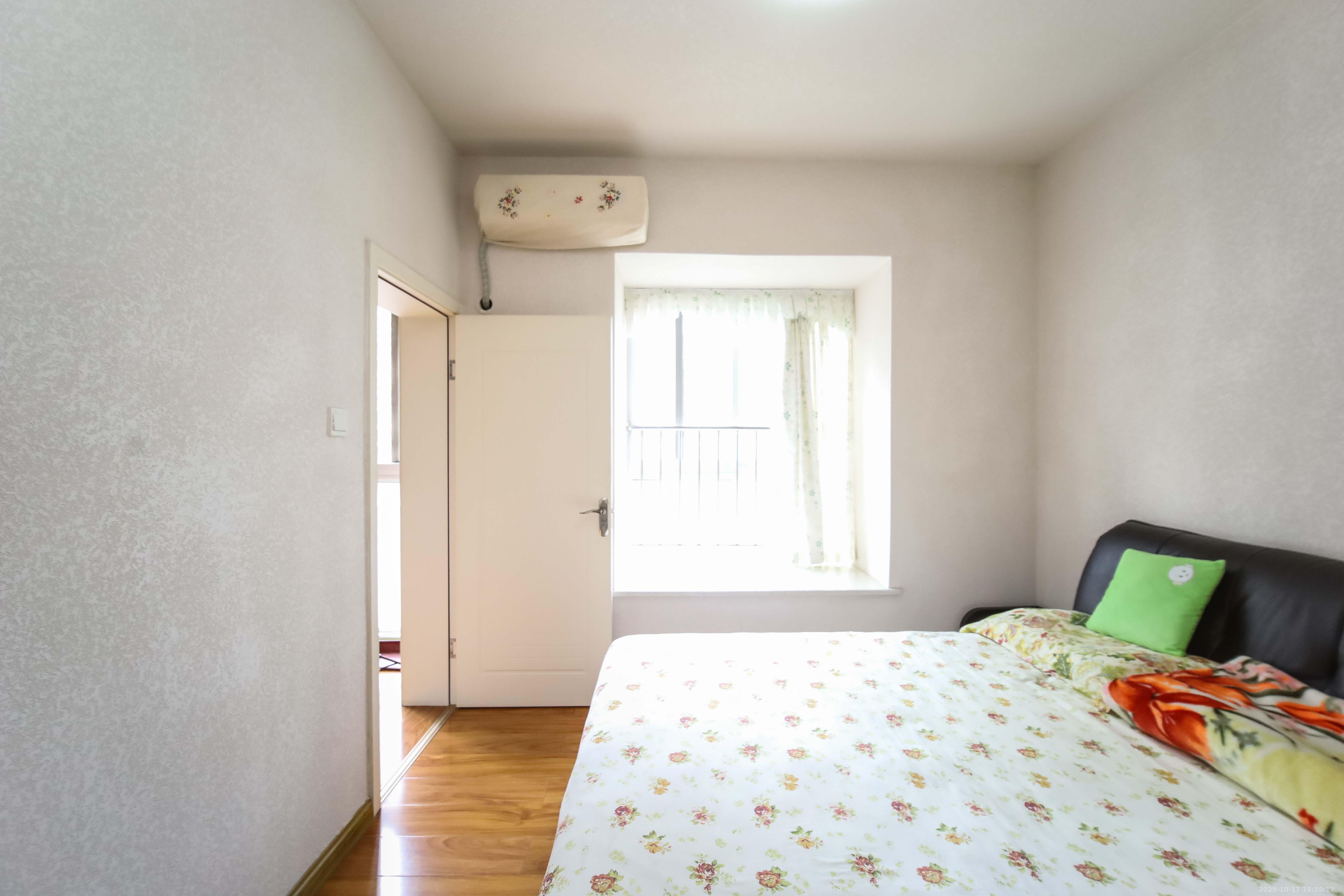 上河国际C区  3室2厅1卫    98.7万卧室