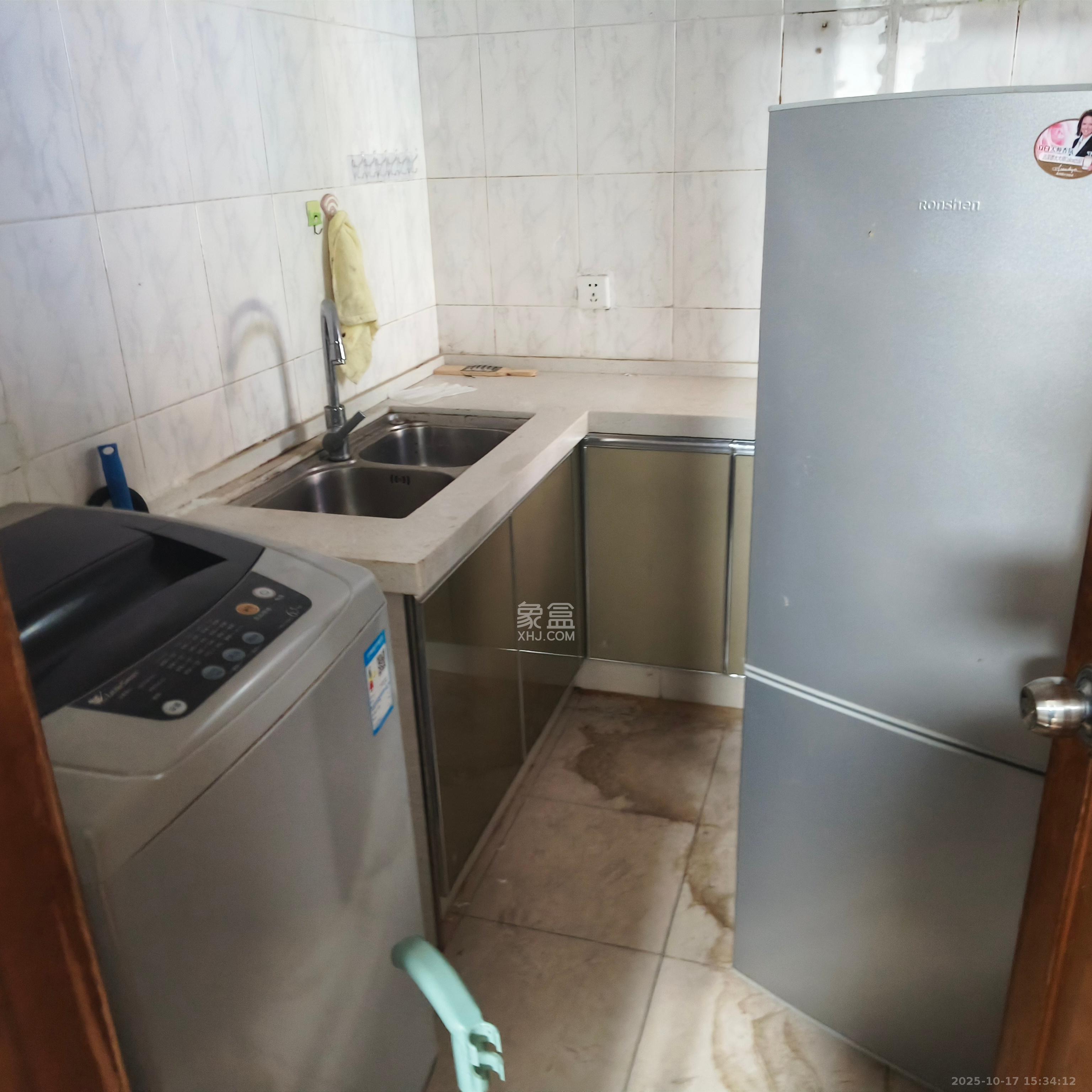 燕山街社区 2室1厅1卫 2000.0元/月 燕山街社区 2室1厅1卫 2000.0元/月室内图