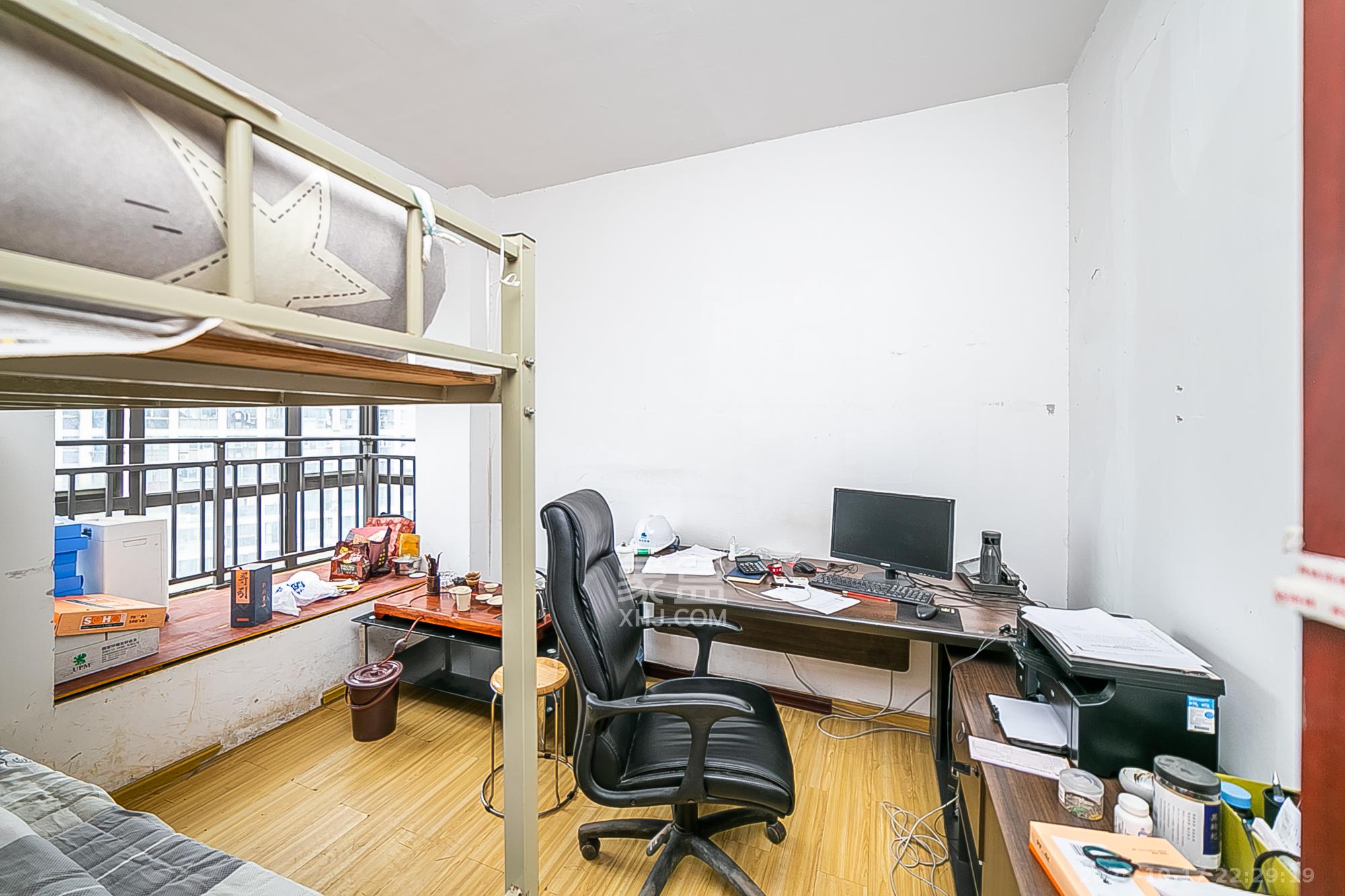 通用时代国际社区  1室2厅2卫    165.0万卧室